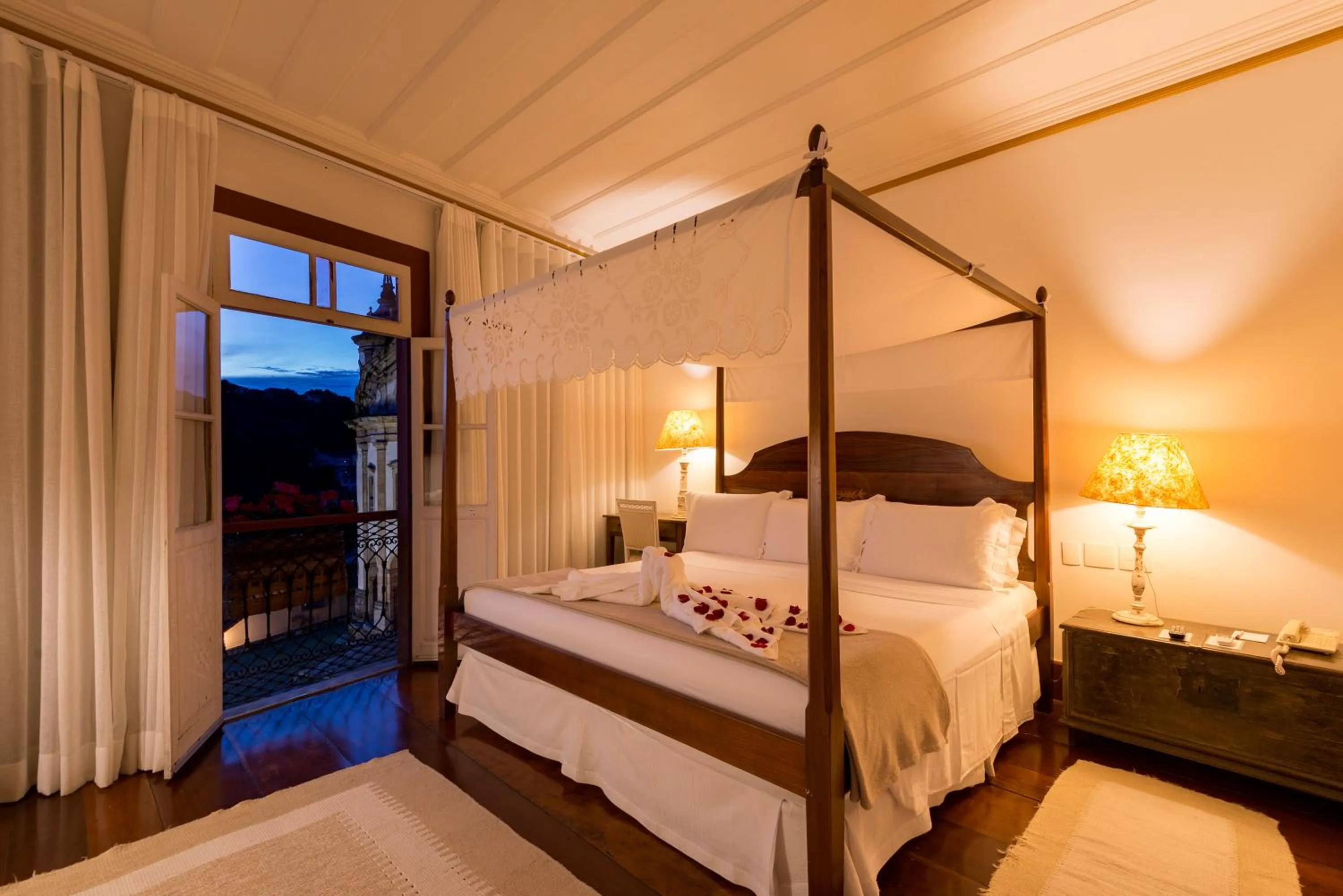 Bed in Hotel Solar do Rosário