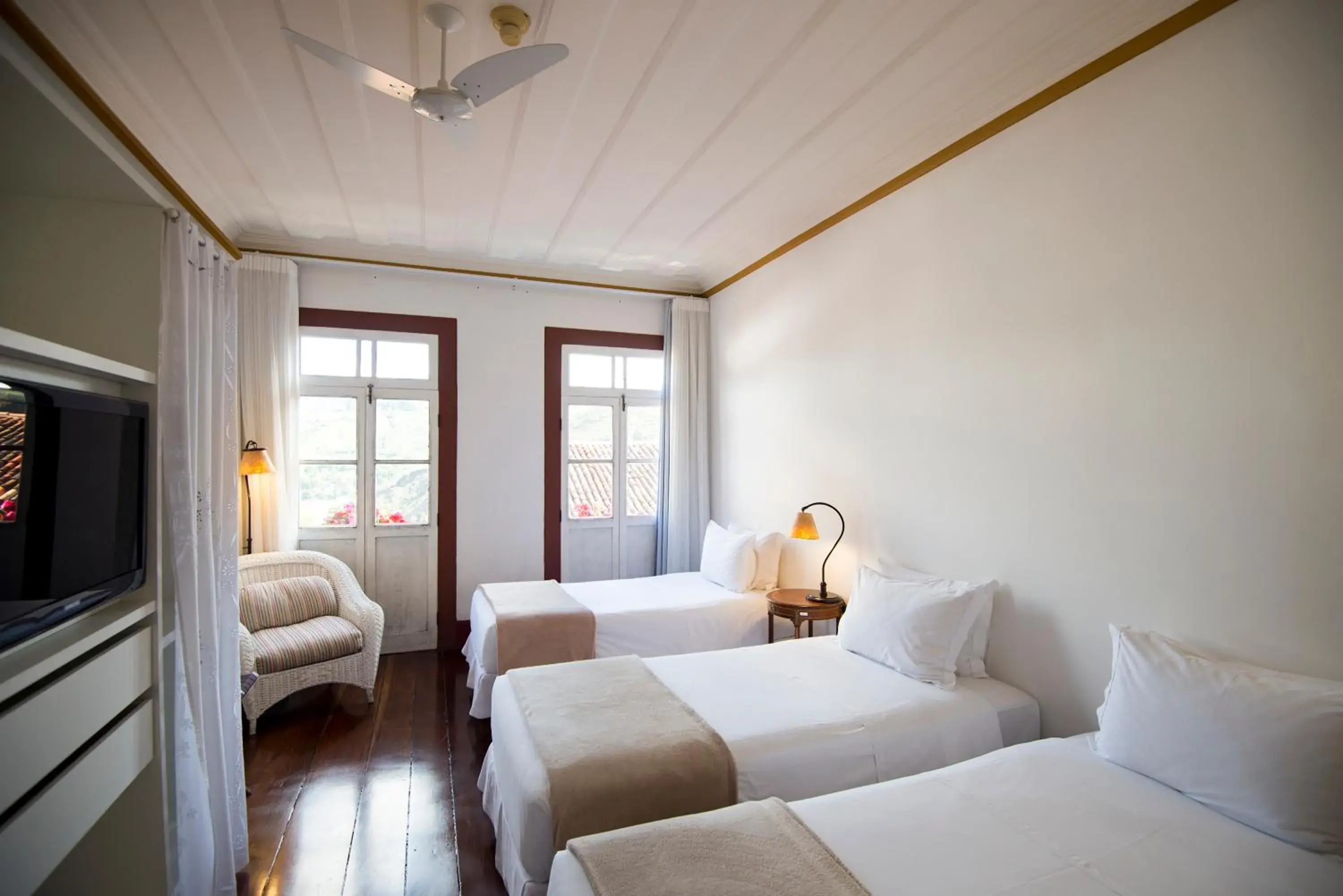 Triple Room in Hotel Solar do Rosário Triple Room in Hotel Solar do Rosário