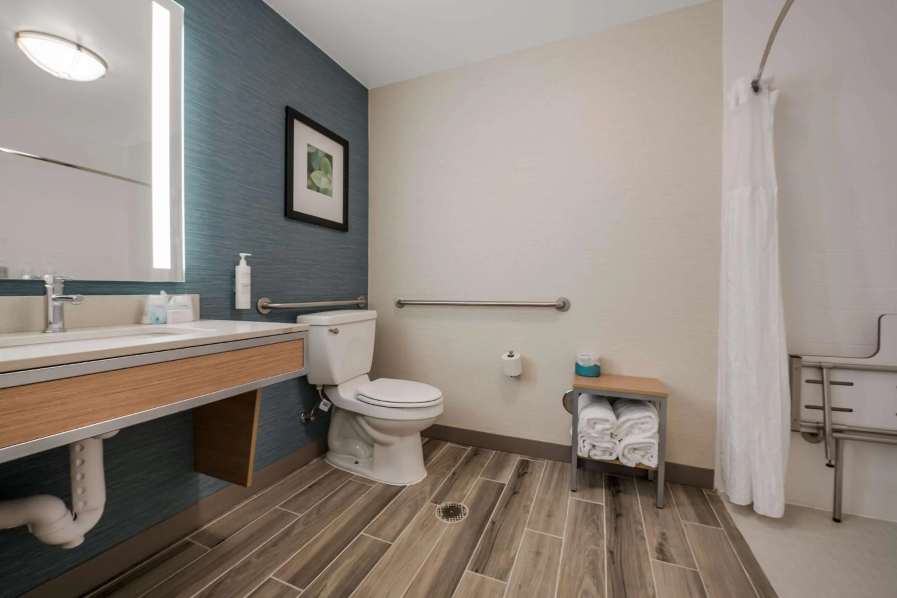 Bathroom in Hilton Garden Inn Rockford