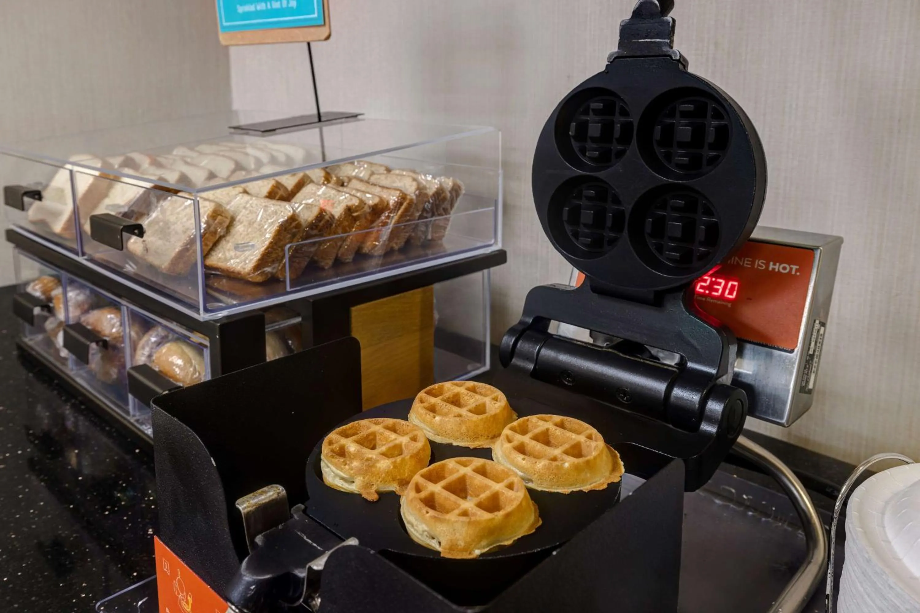 Breakfast in Hampton Inn Victoria