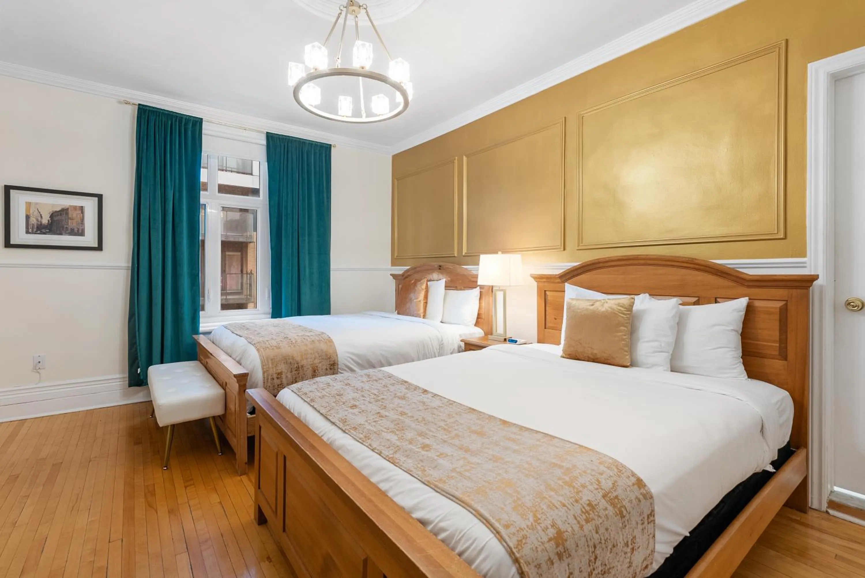 Bedroom, Bed in Hotel Charles-Alexandre - Par Aneyro