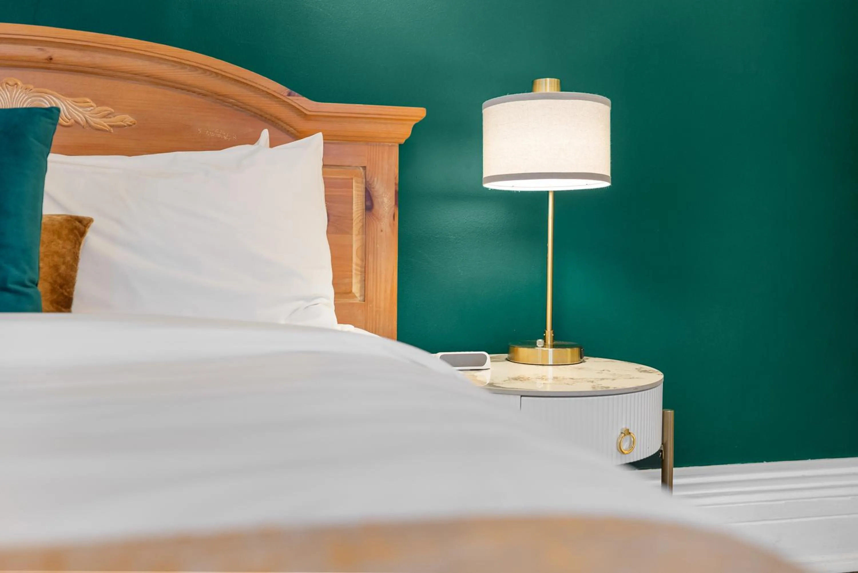 Bedroom, Bed in Hotel Charles-Alexandre - Par Aneyro