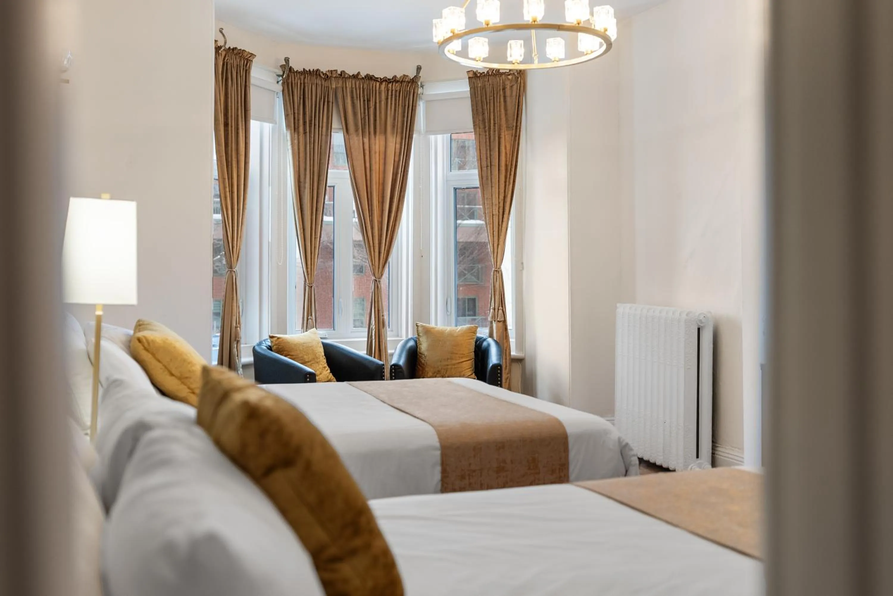 Photo of the whole room, Bed in Hotel Charles-Alexandre - Par Aneyro