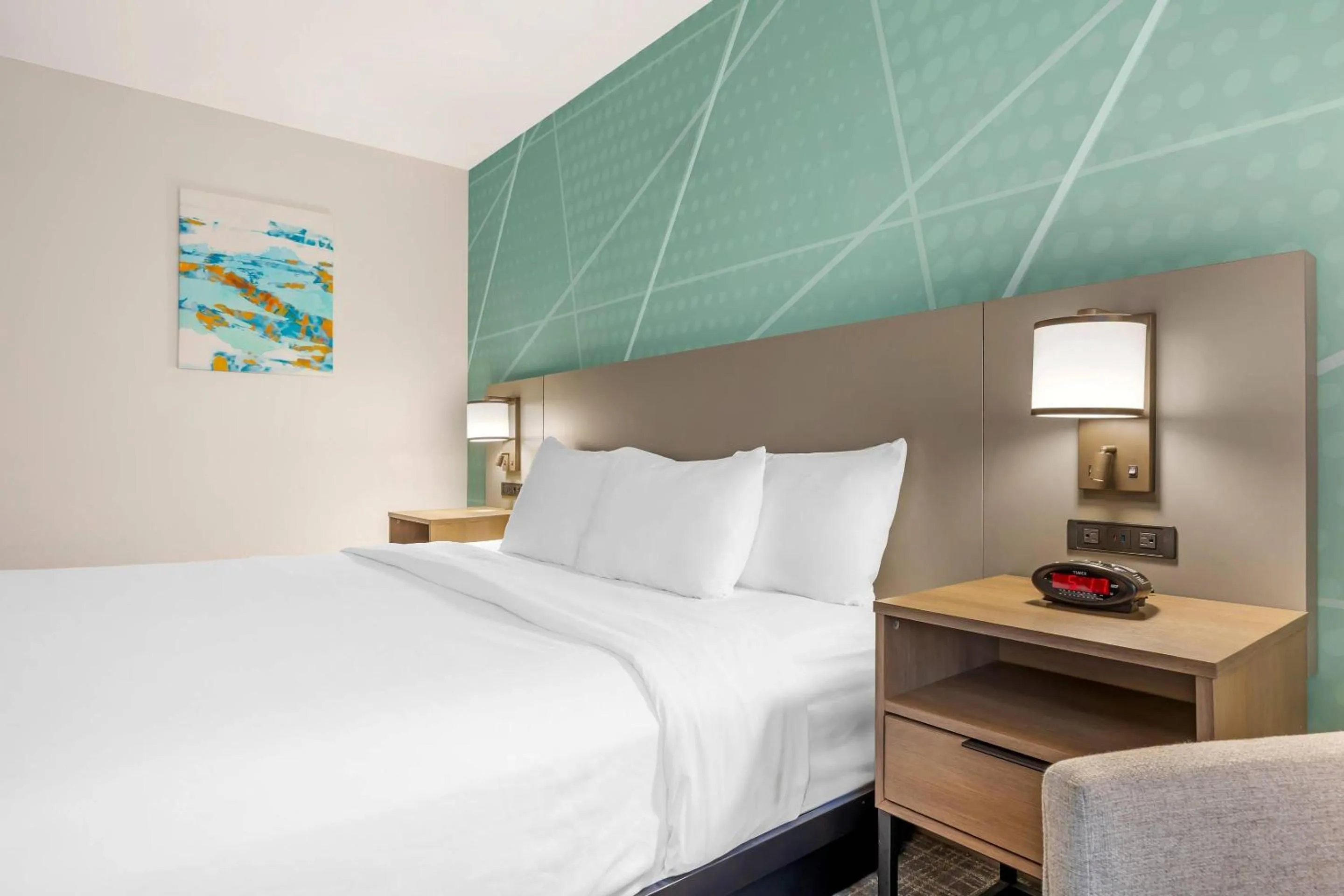 Bedroom, Bed in Comfort Inn Sullivan