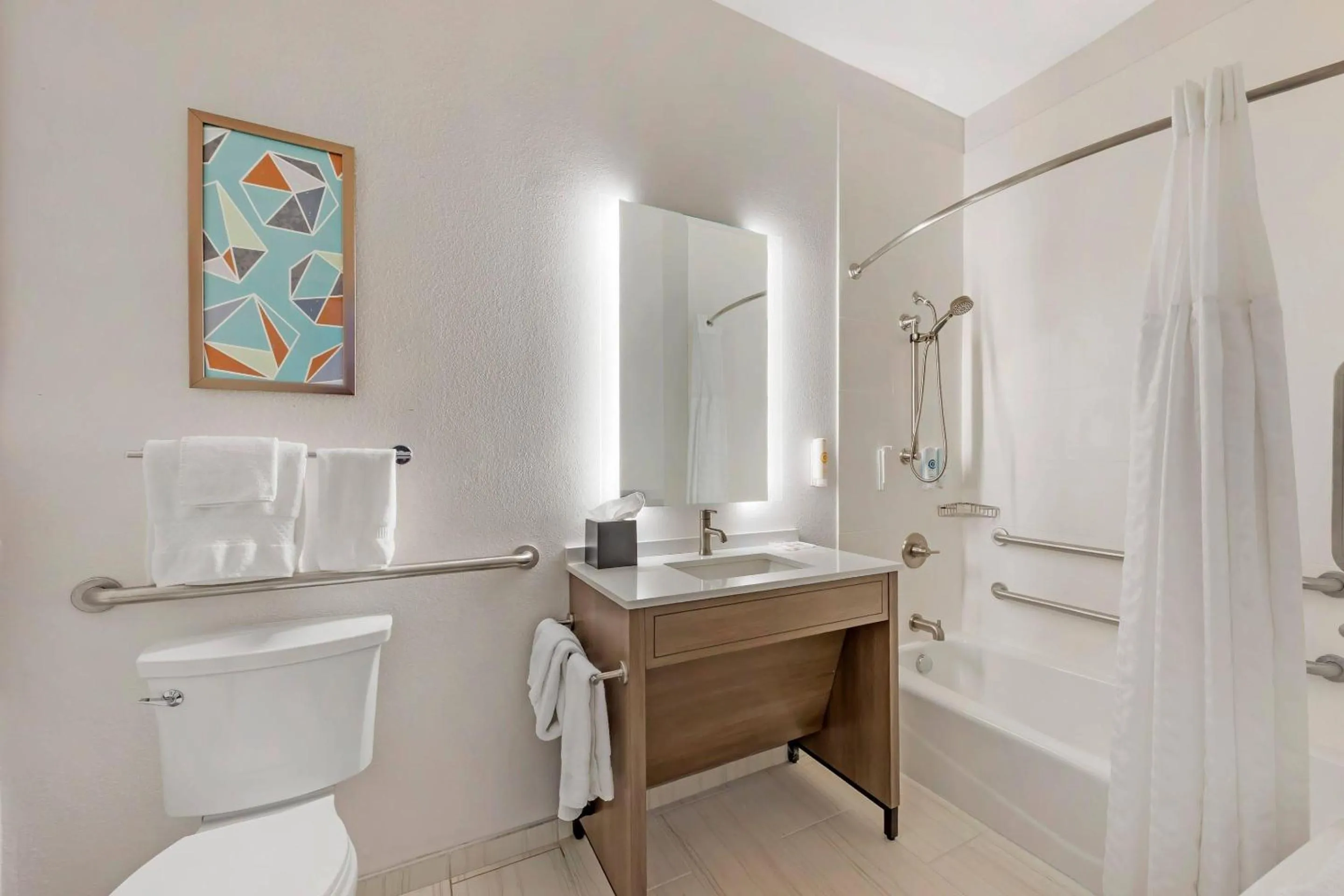 Bedroom in Comfort Inn Sullivan