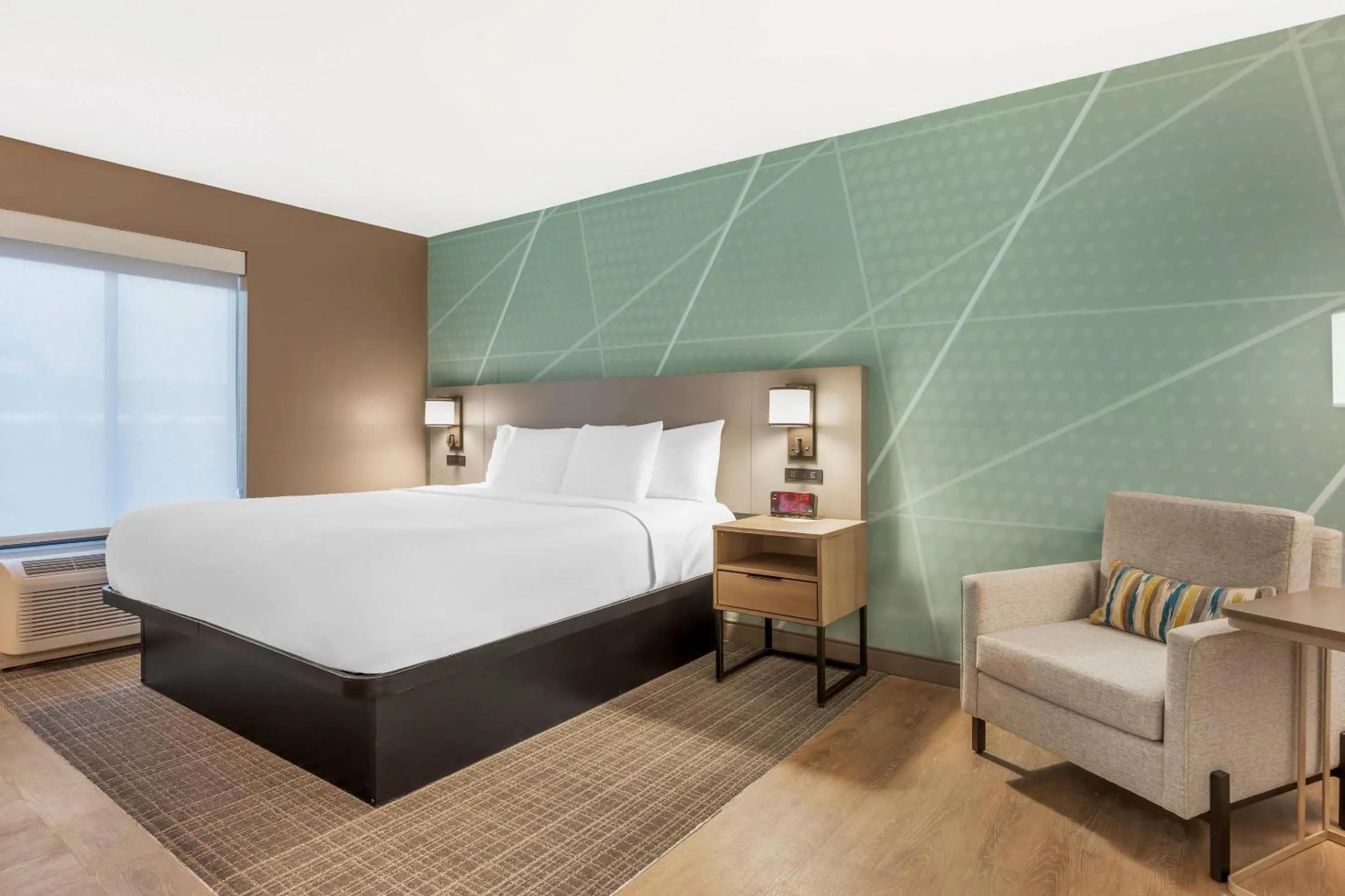 Bedroom, Bed in Comfort Inn Sullivan