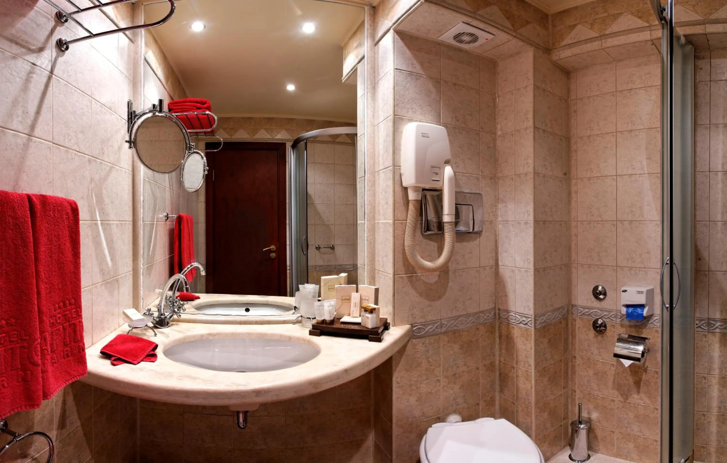 Bathroom in Capitol Hotel