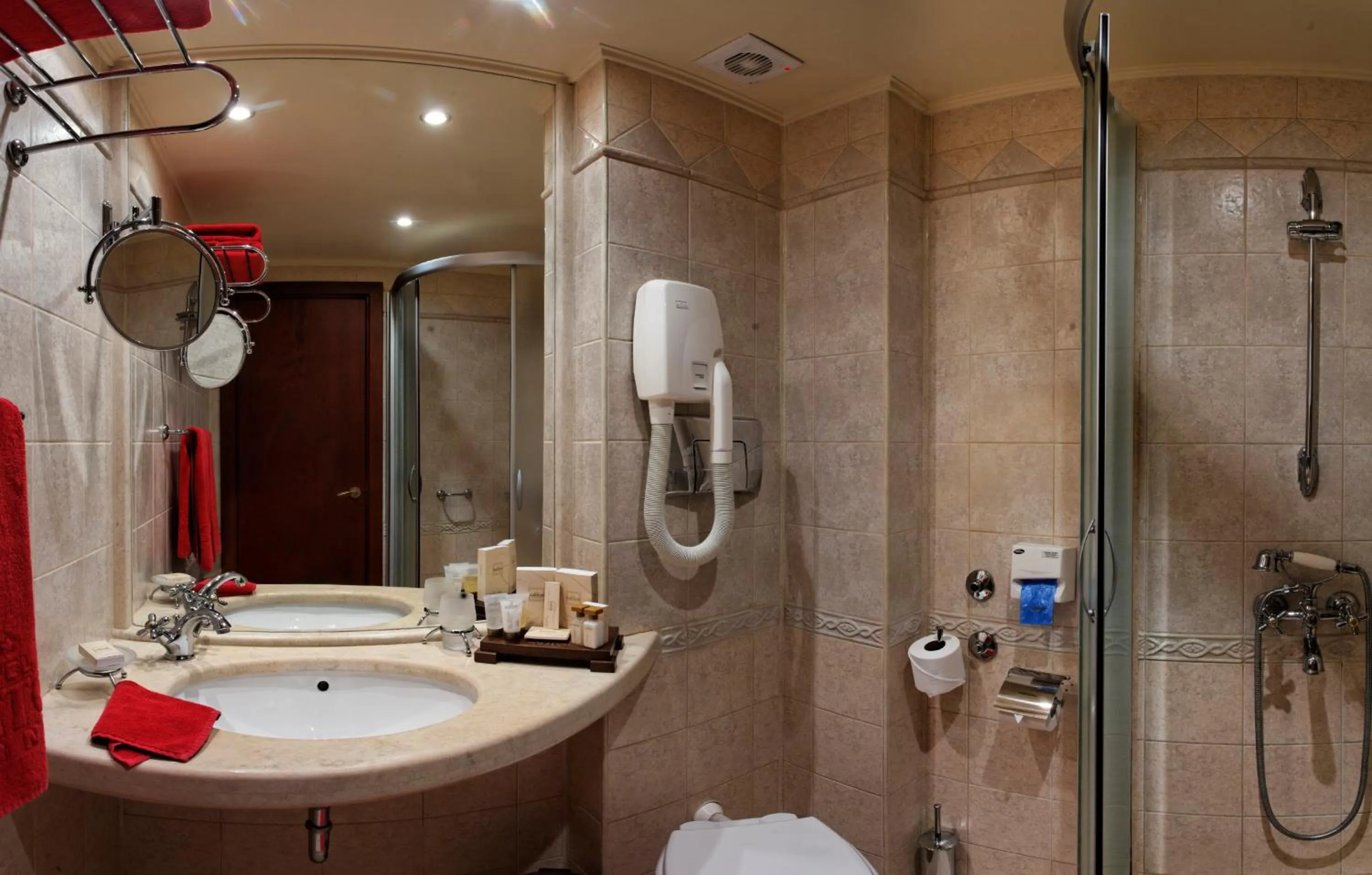 Bathroom in Capitol Hotel