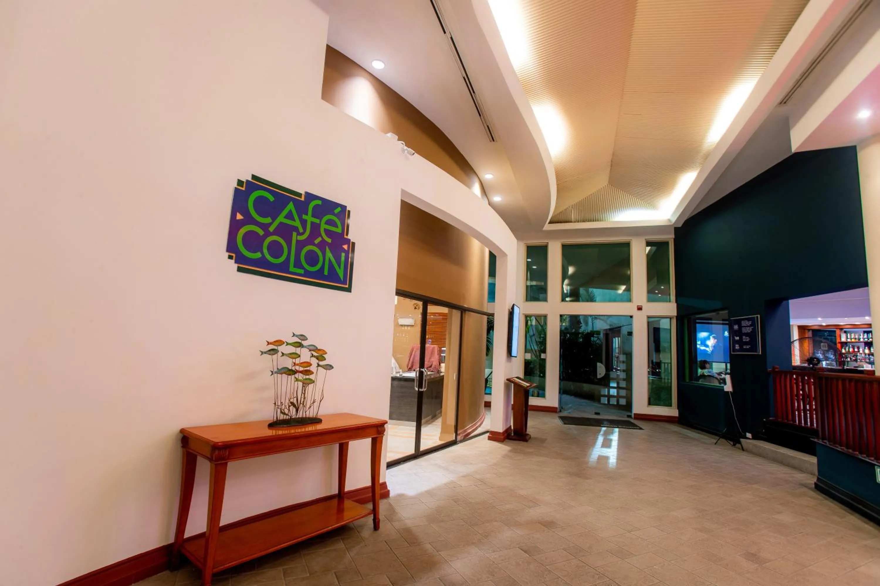 Restaurant/places to eat in Hotel Colon Salinas