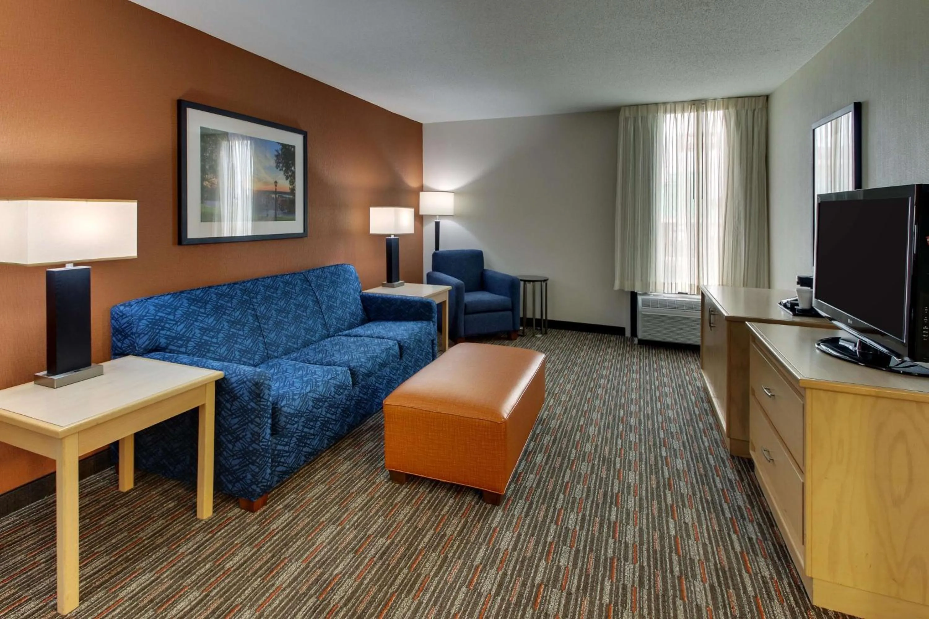 Photo of the whole room in Pear Tree Inn Cape Girardeau West