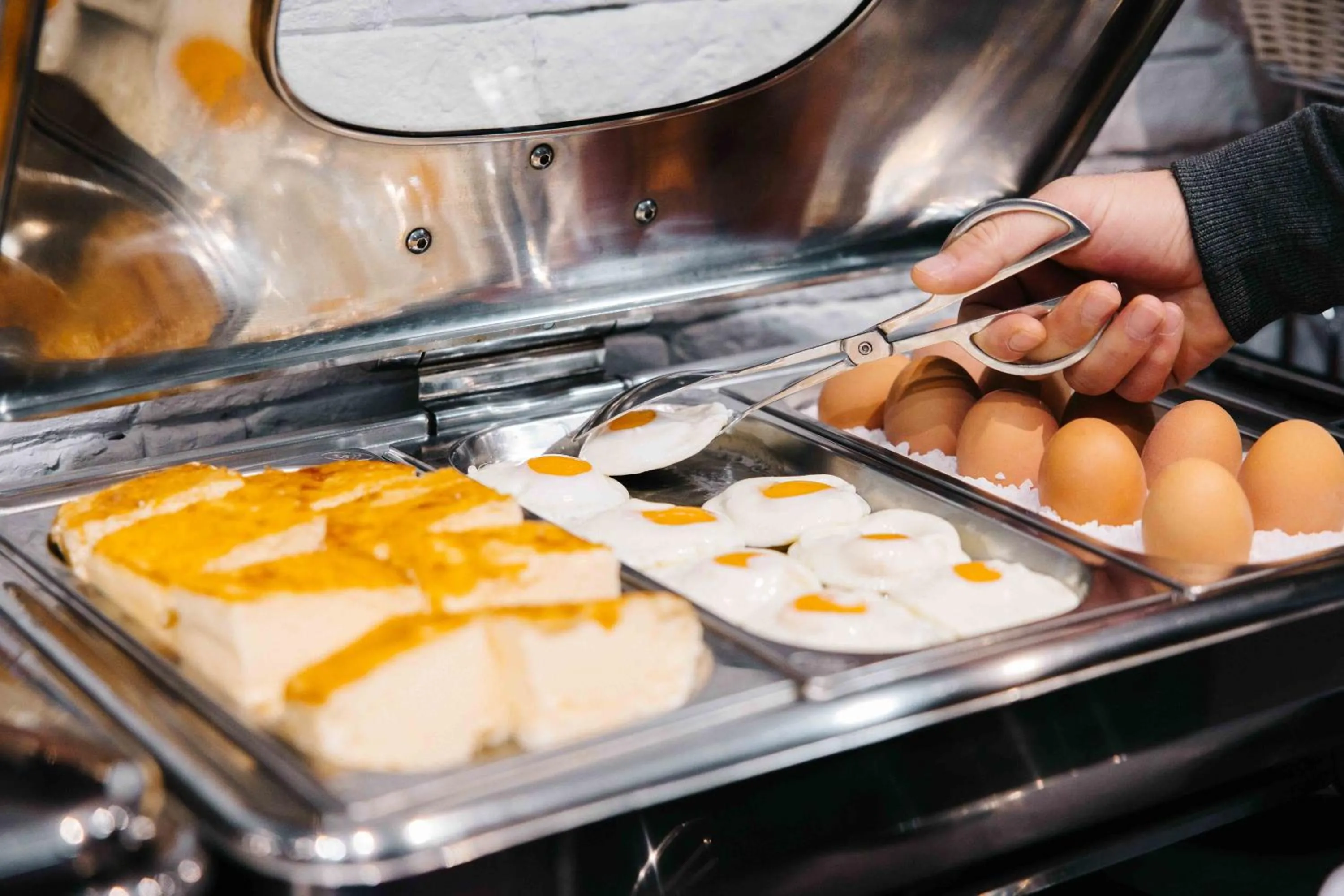 Buffet breakfast in Flowers Hotel