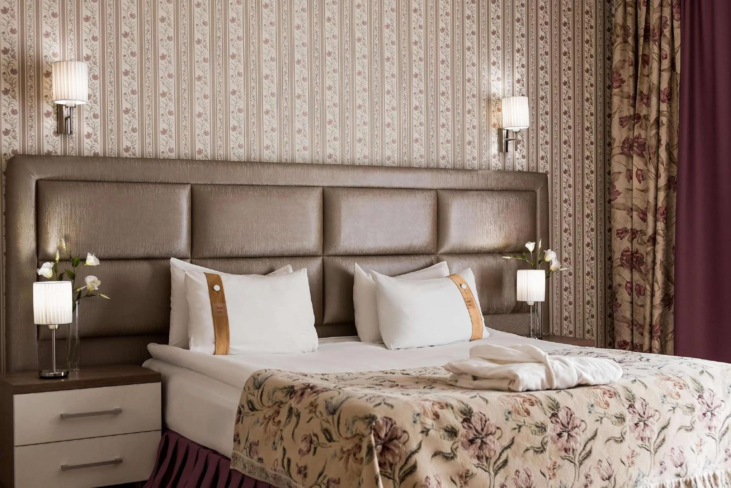 Bed in Flowers Hotel