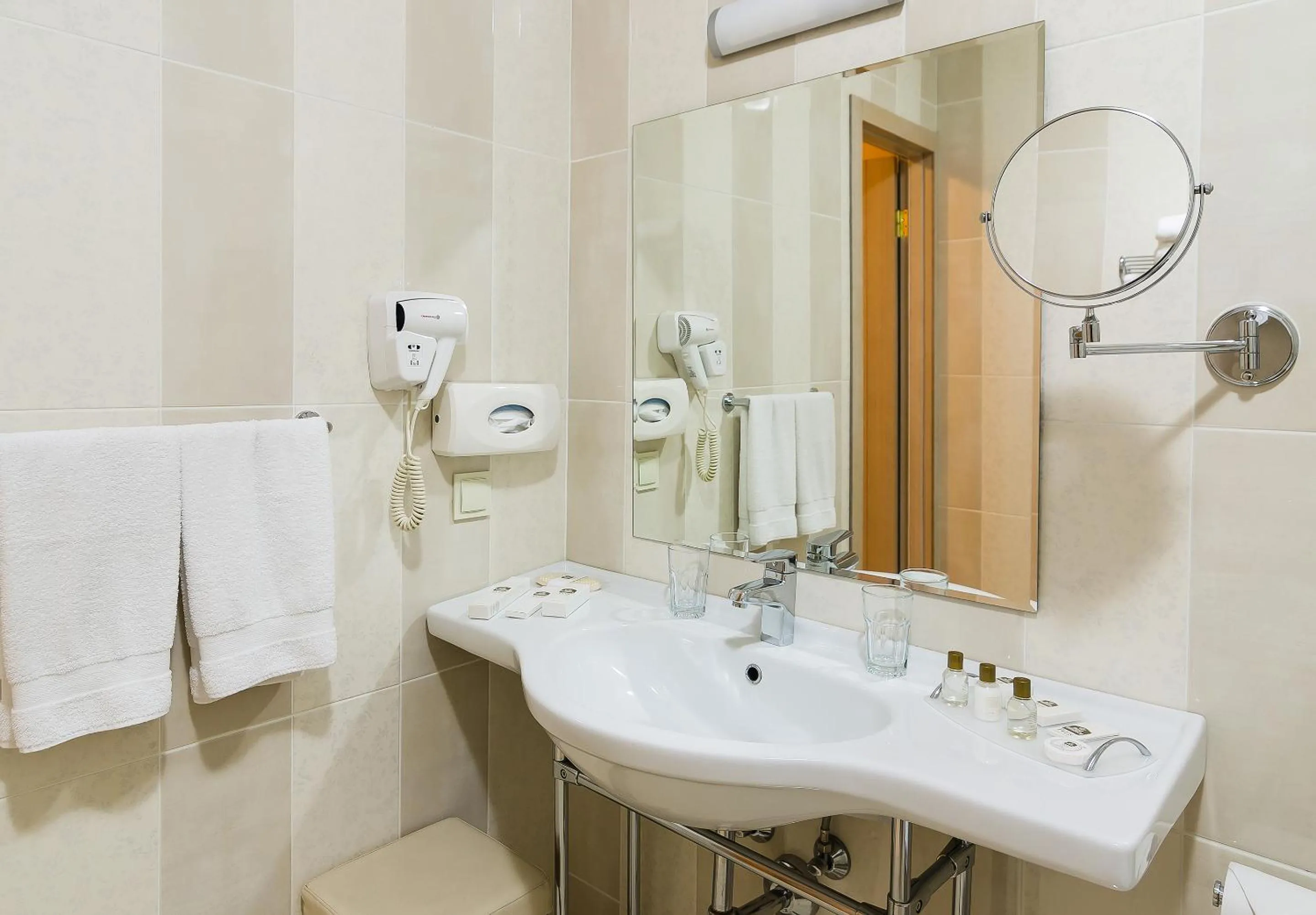 Bathroom in Flowers Hotel