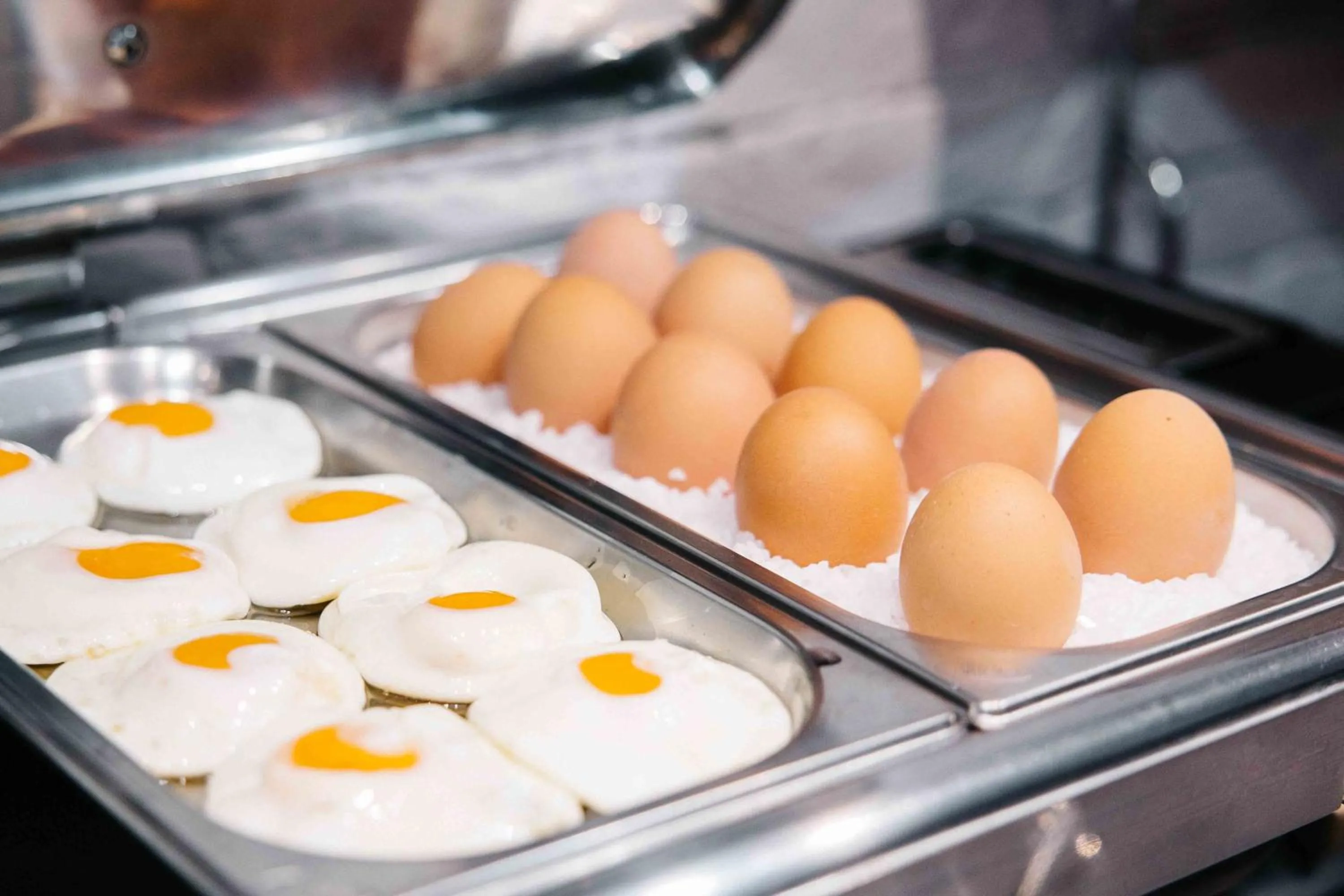 Breakfast in Flowers Hotel