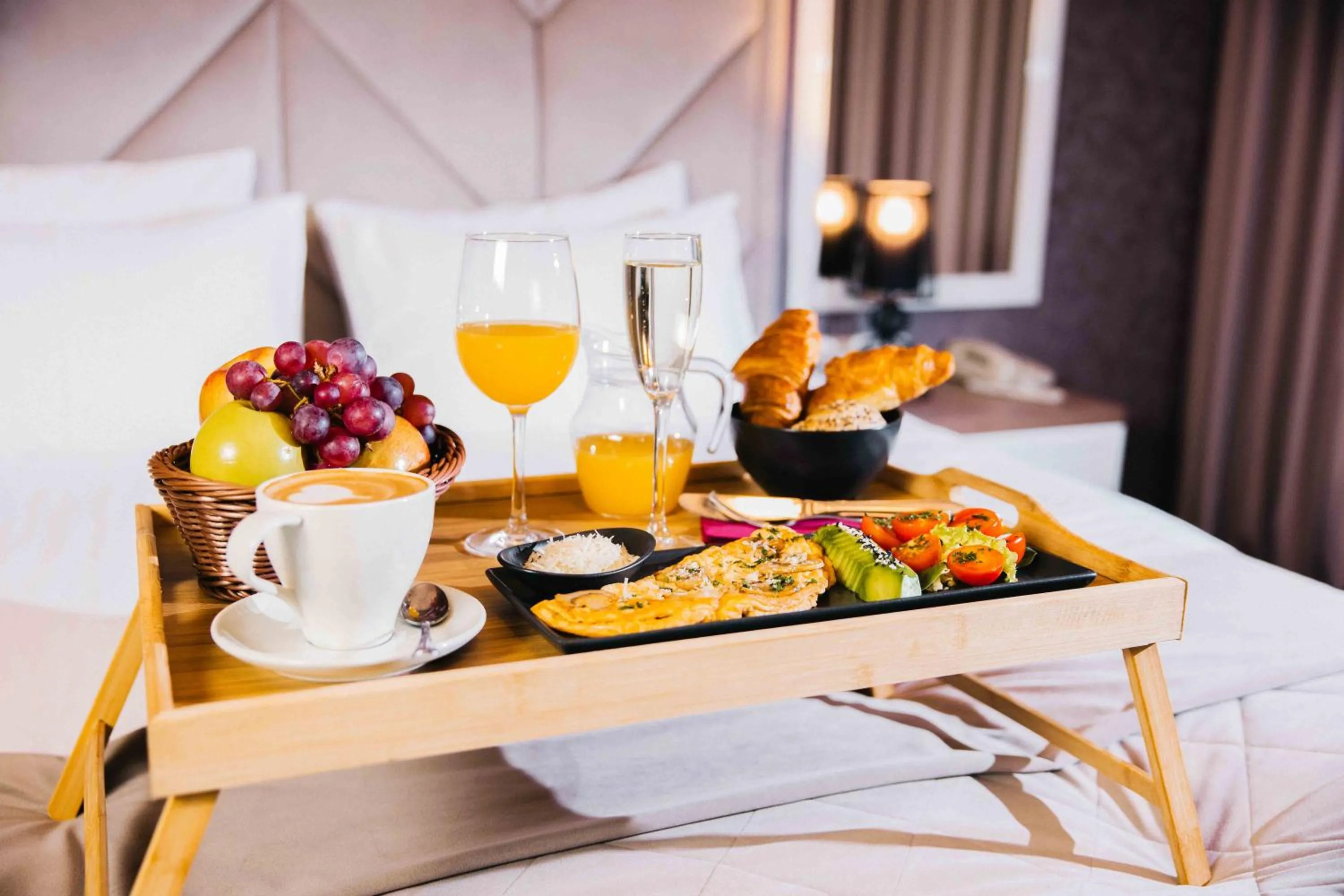 Food, Bed in Flowers Hotel