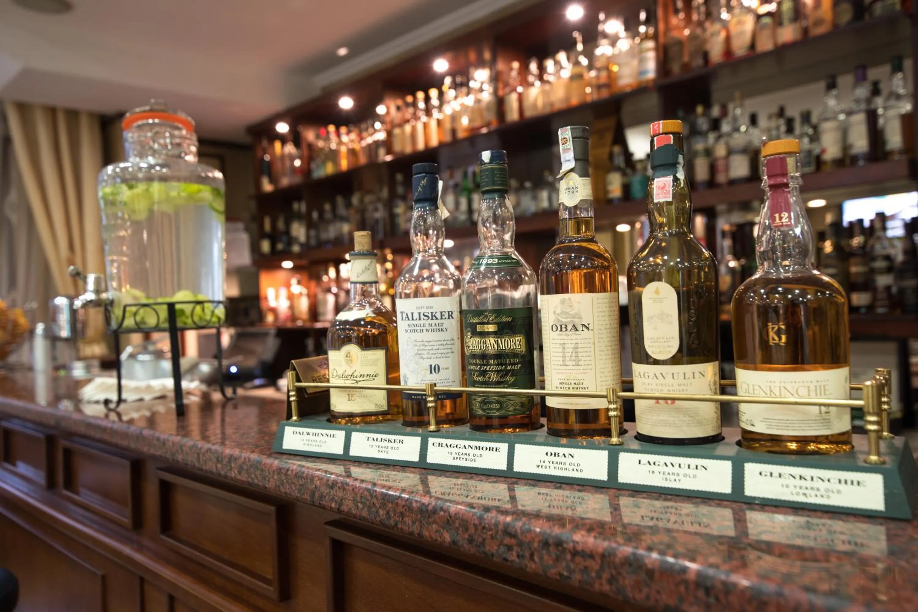 Lounge or bar in Hotel Downtown