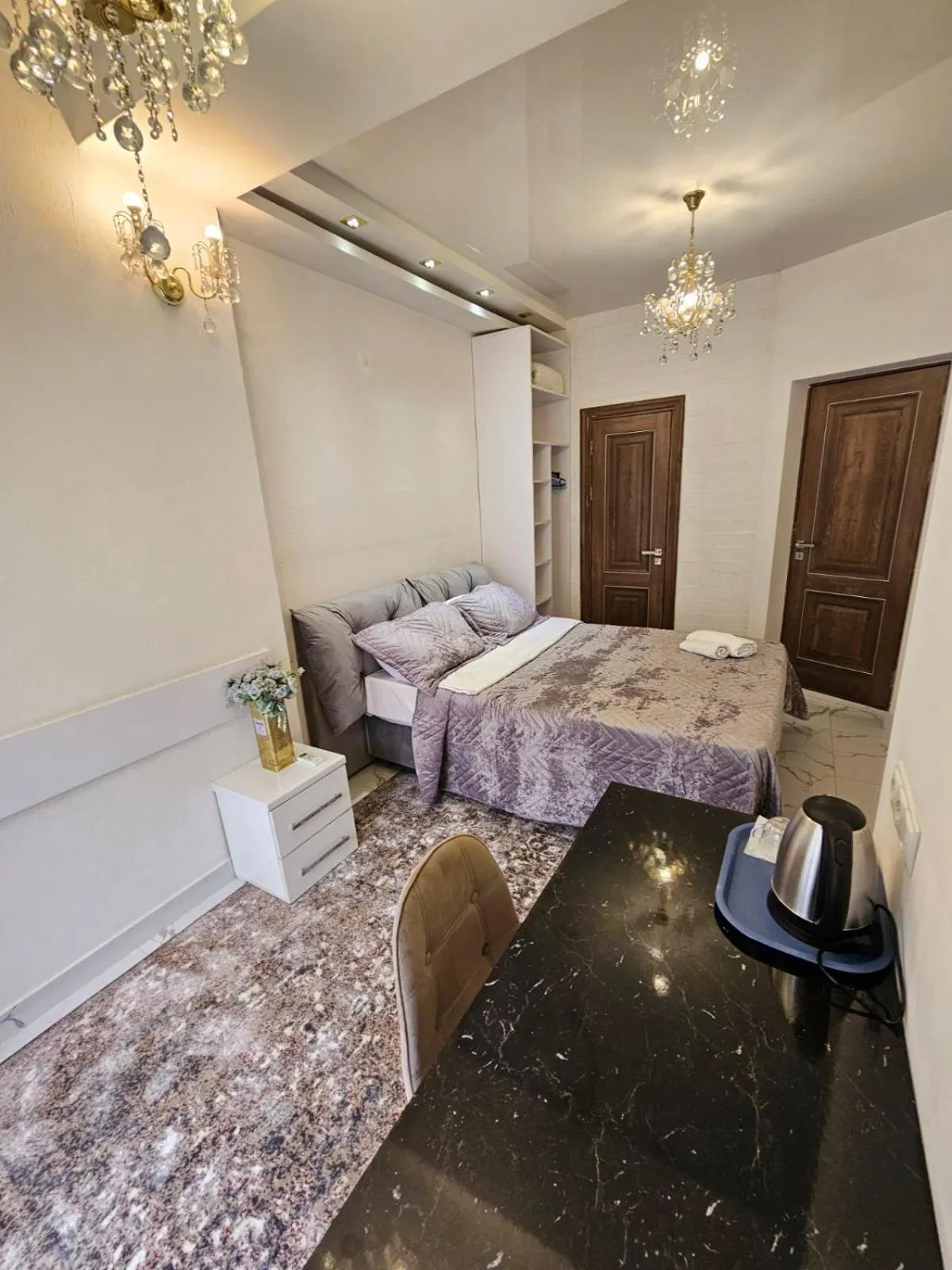 Coffee/tea facilities, Bed in Bella Donna Hotel