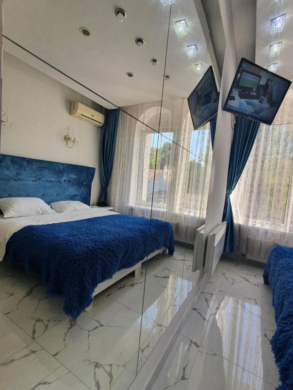 Bed in Bella Donna Hotel