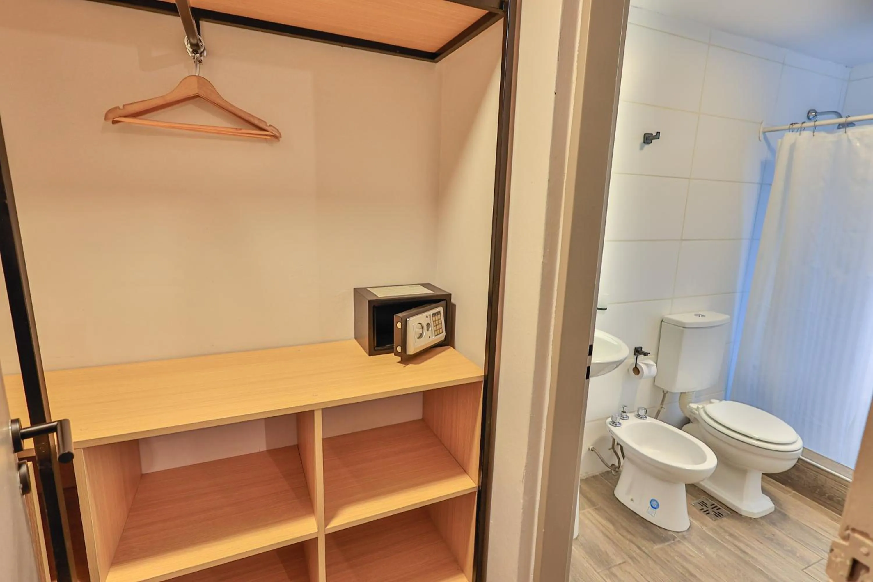 Bathroom in Hotel Bariloche By Tierra Gaucha