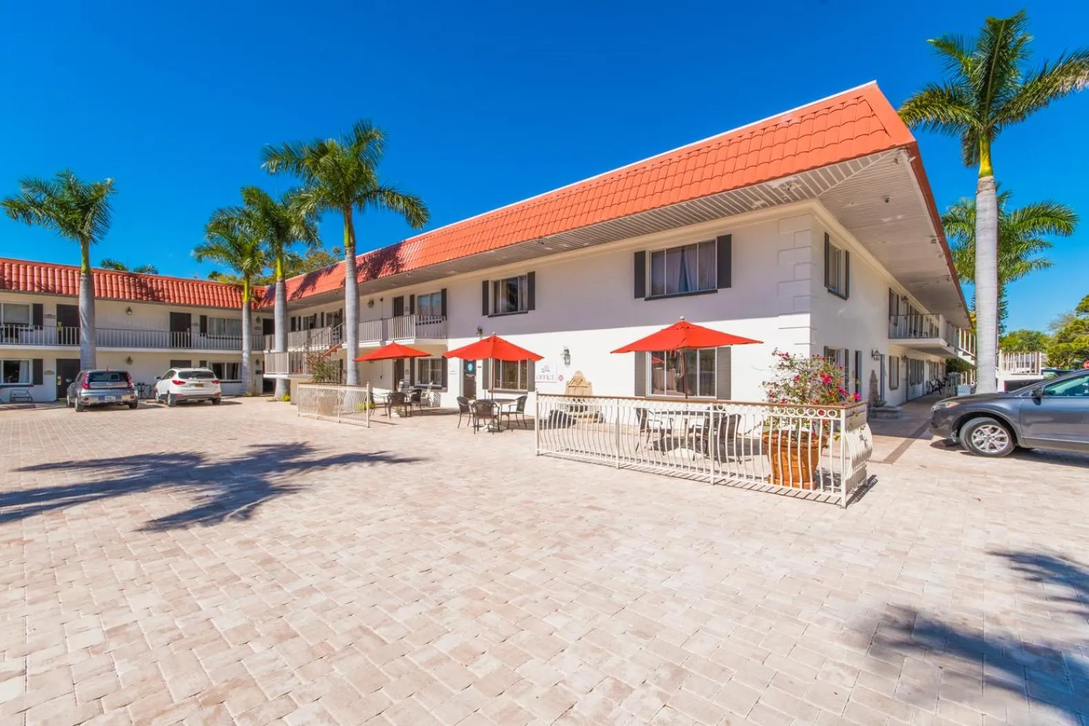 Facade/entrance in Hibiscus Suites - Sarasota