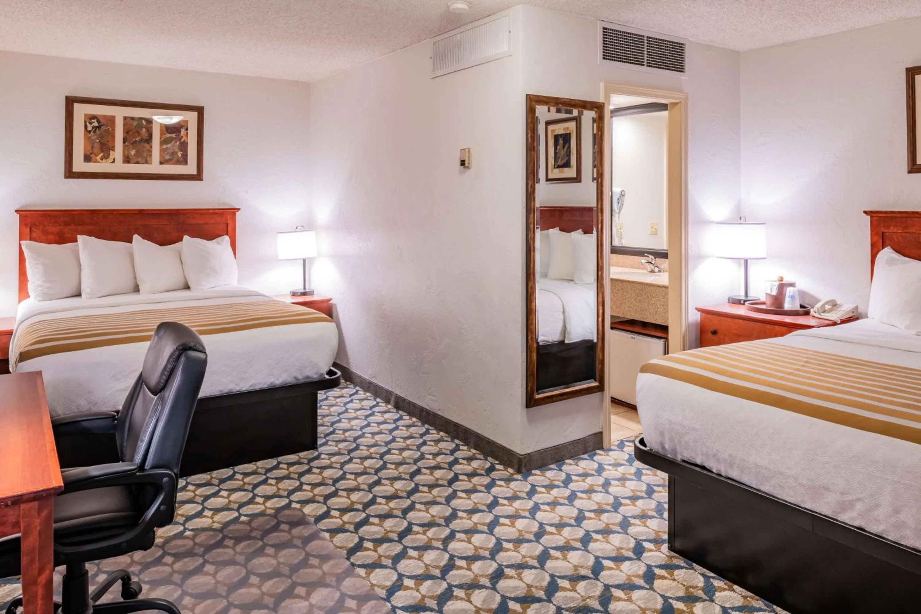 Bedroom, Bed in Best Western Vista Inn at the Airport