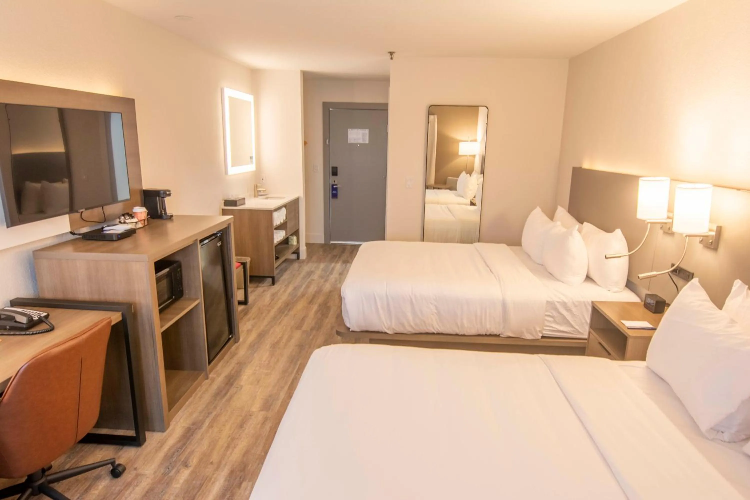 Bed in Comfort Inn Battle Mountain - Midway Between Elko and Winnemucca