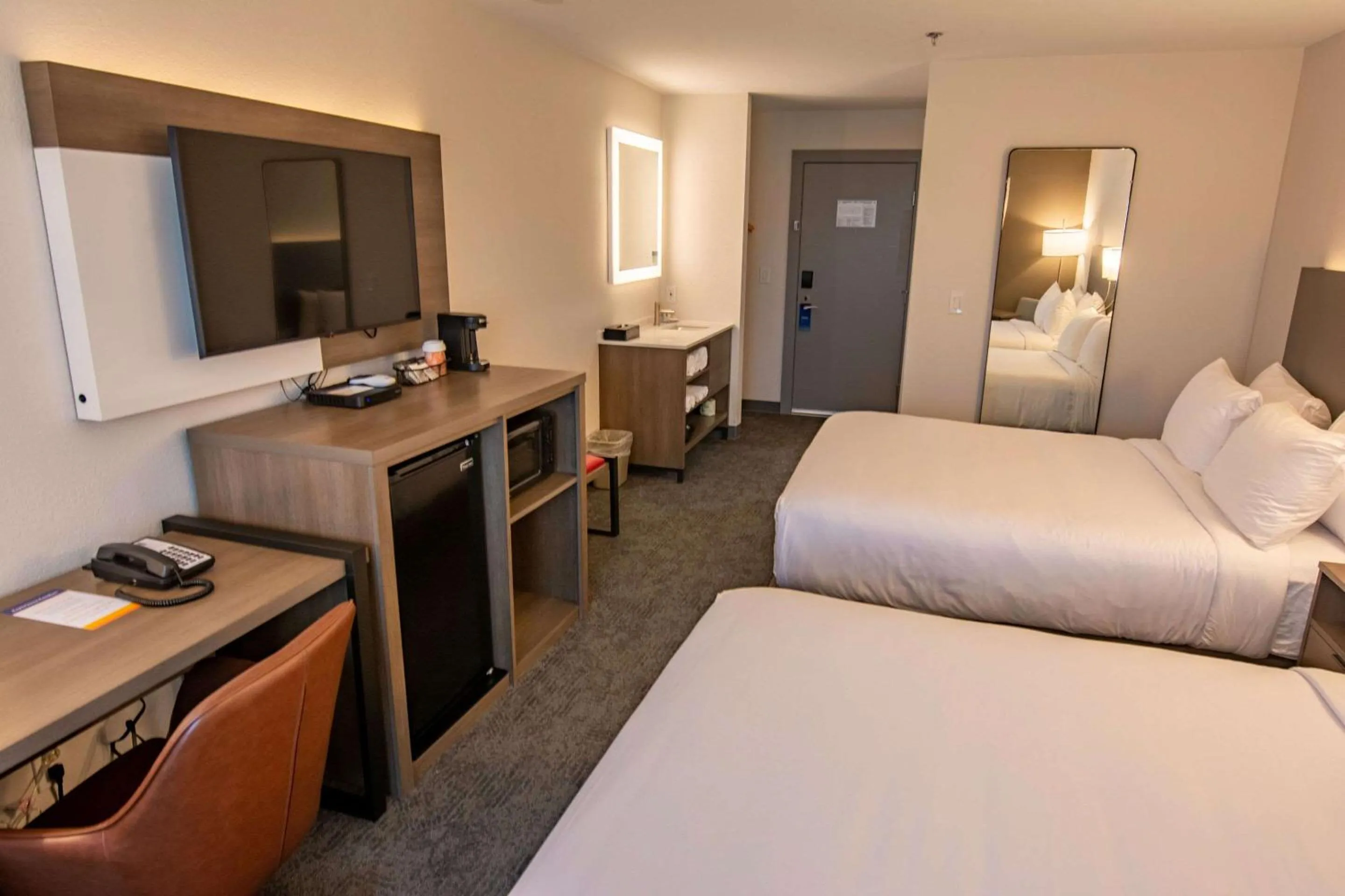 Bedroom, Bed in Comfort Inn Battle Mountain - Midway Between Elko and Winnemucca