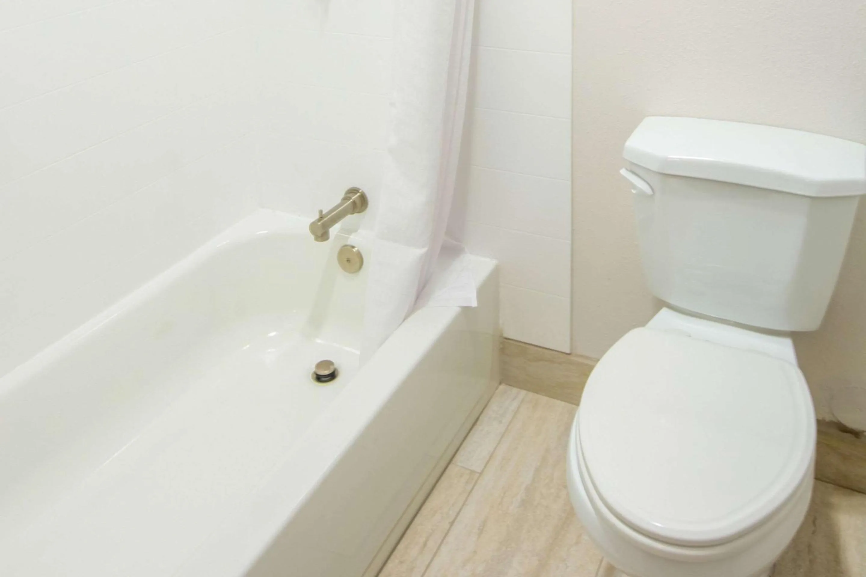 Bedroom in Comfort Inn Battle Mountain - Midway Between Elko and Winnemucca