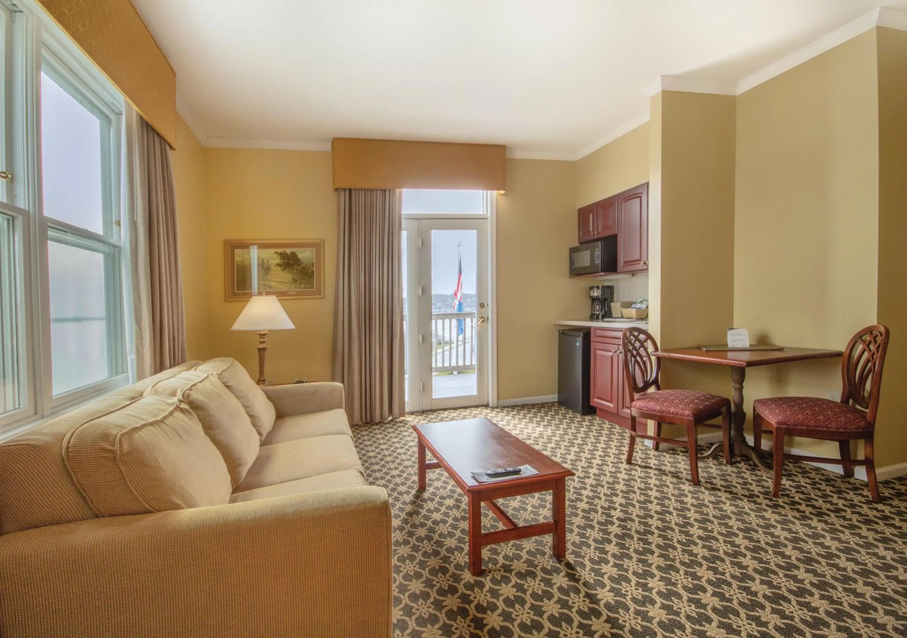 Living room in Club Wyndham Bay Voyage Inn