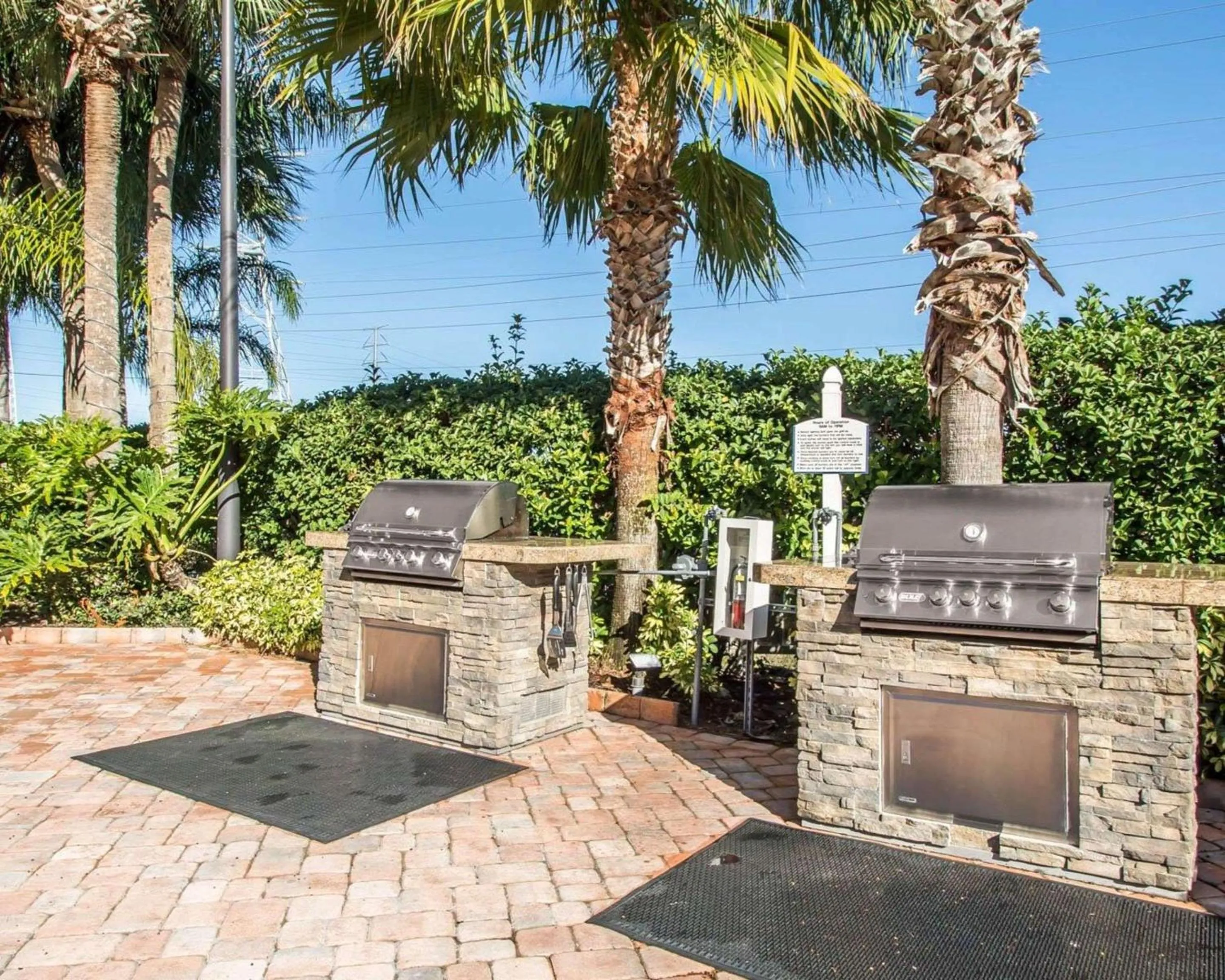 BBQ facilities in Bluegreen Vacations Orlando's Sunshine Resort