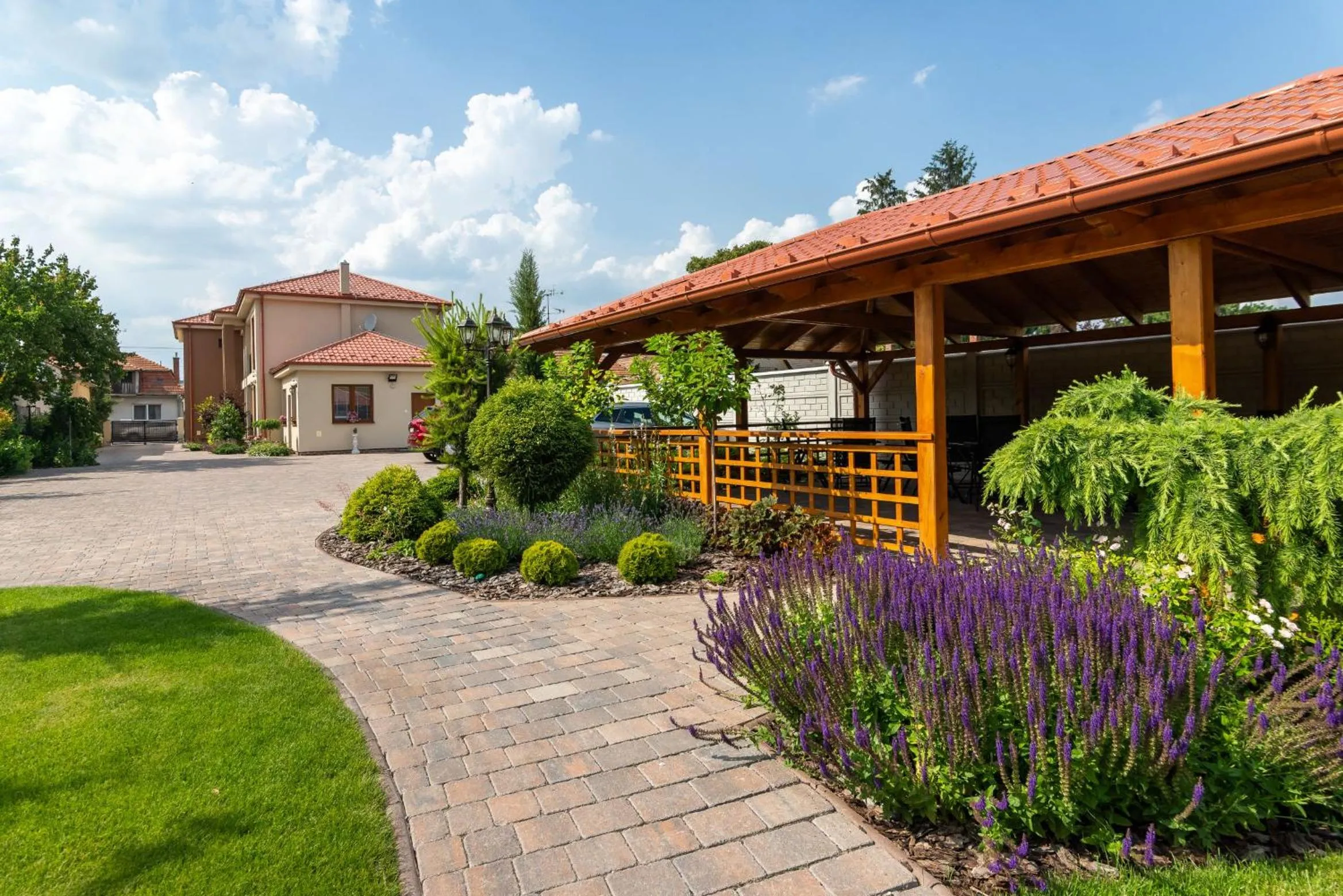 Garden in Villa Ephélia
