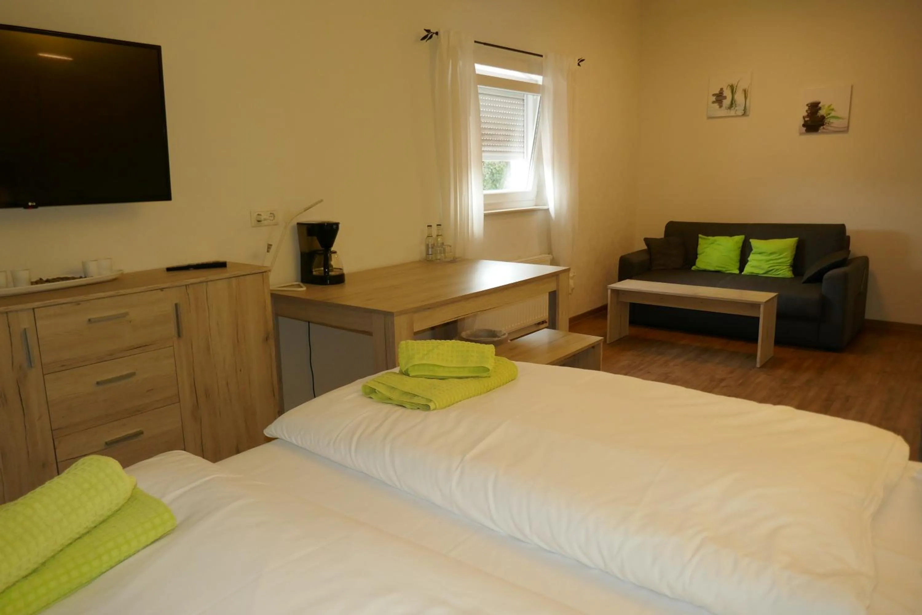 Bedroom, Bed in Appartmentanlage/Ferienhaus Handewitt