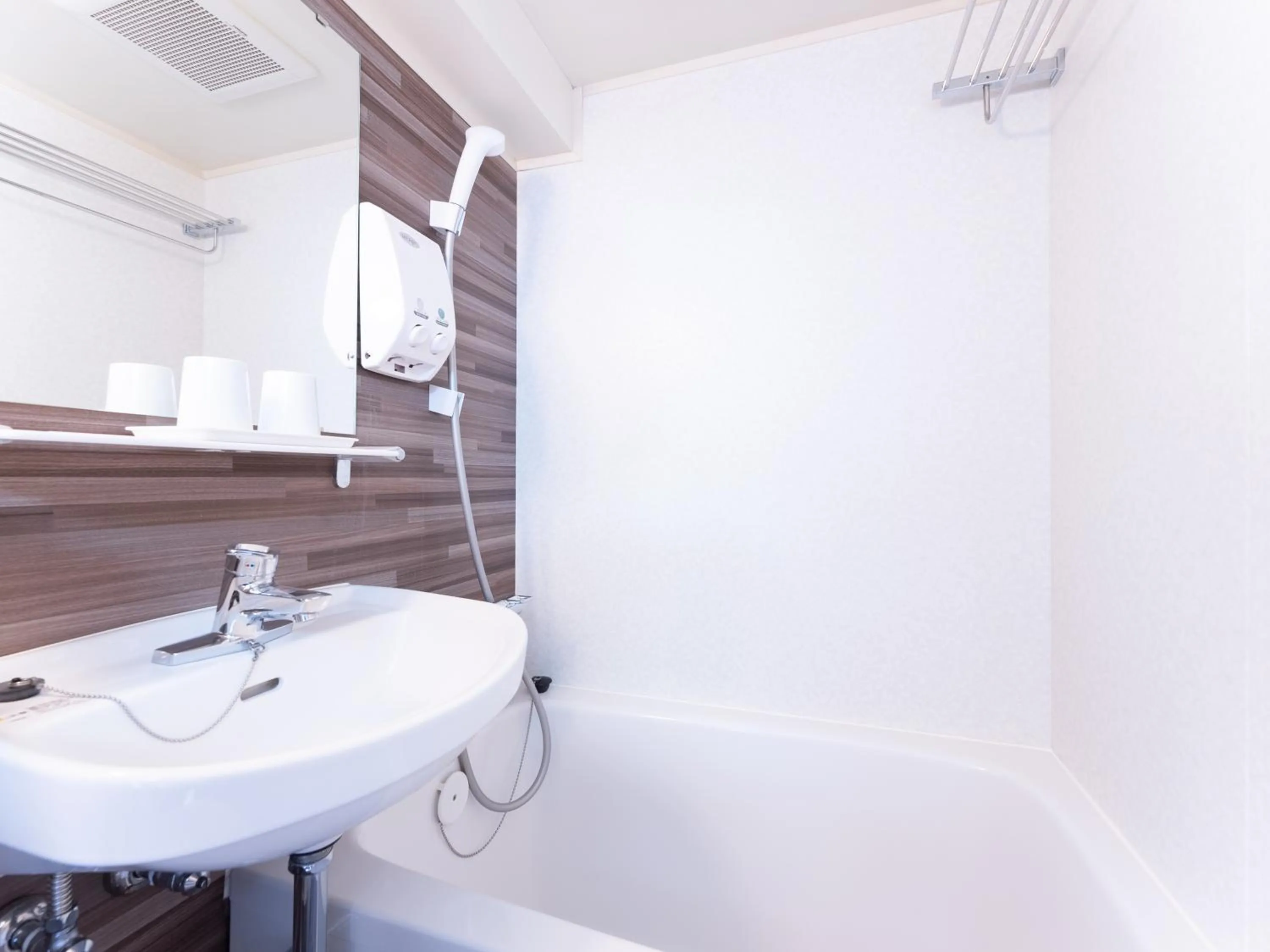 Shower in Chang Tee Hotel Ikebukuro