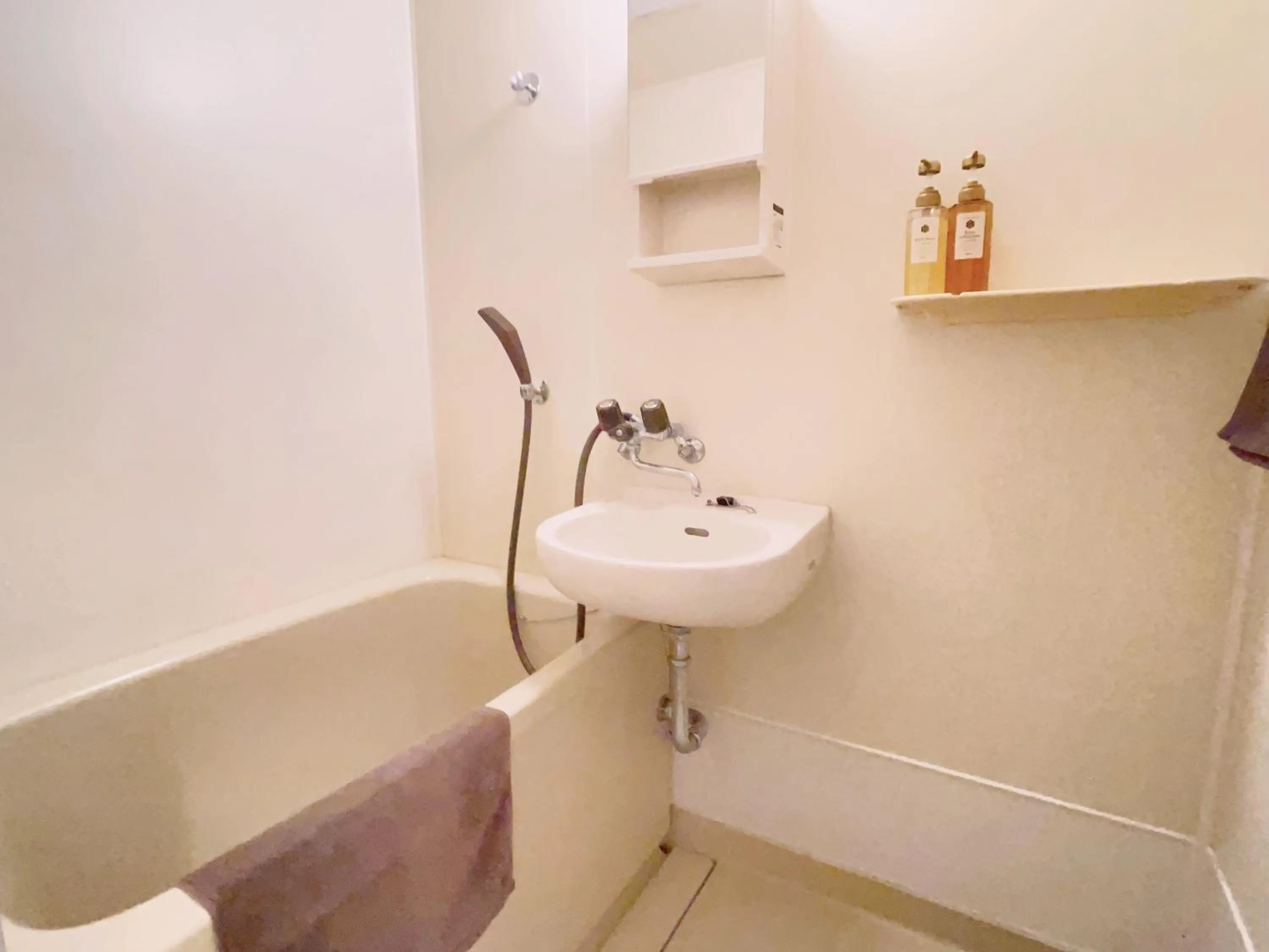 Bathroom in Chang Tee Hotel Ikebukuro