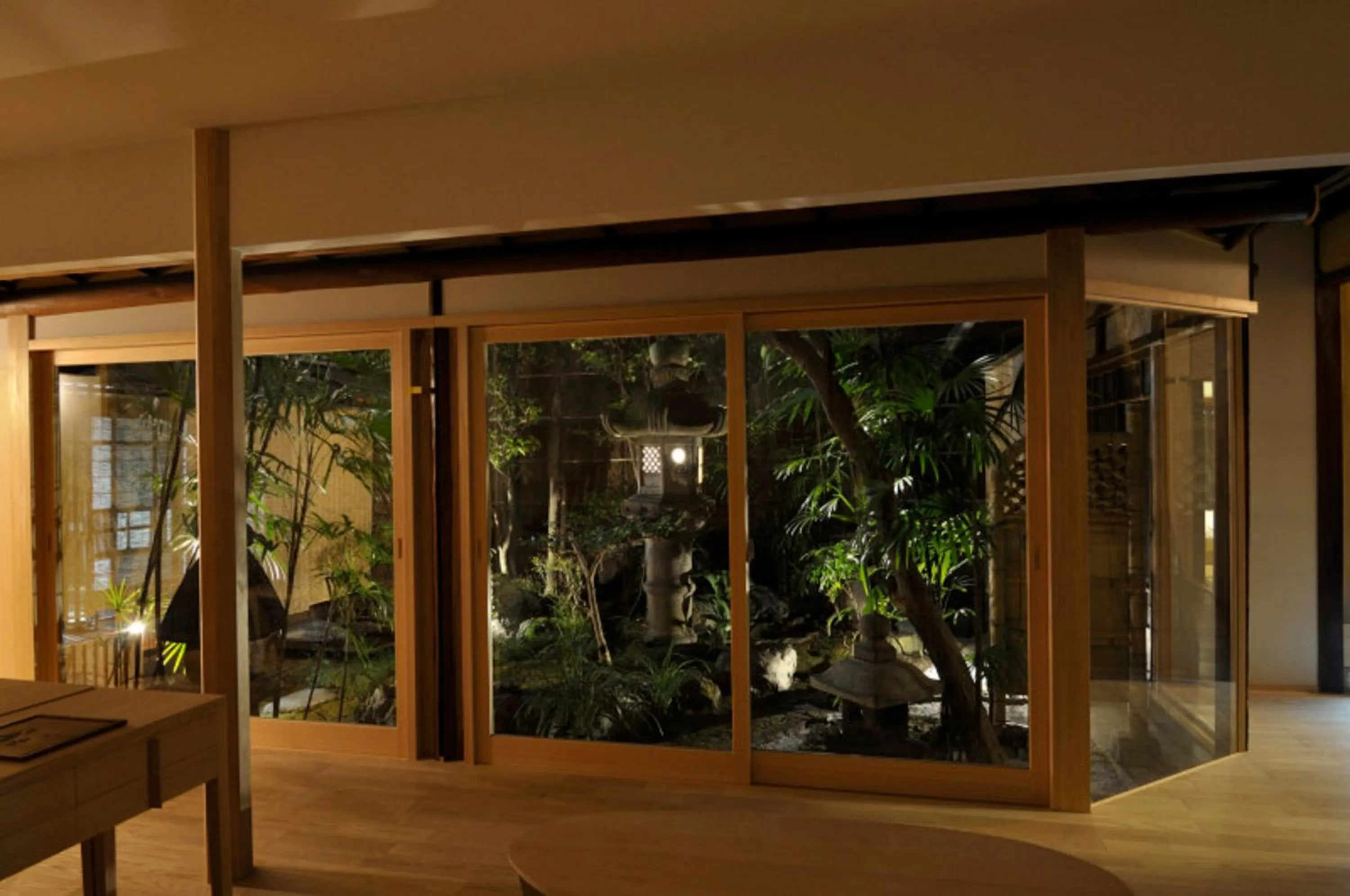 Garden in IZUYASU Traditional Kyoto Inn serving Kyoto cuisine