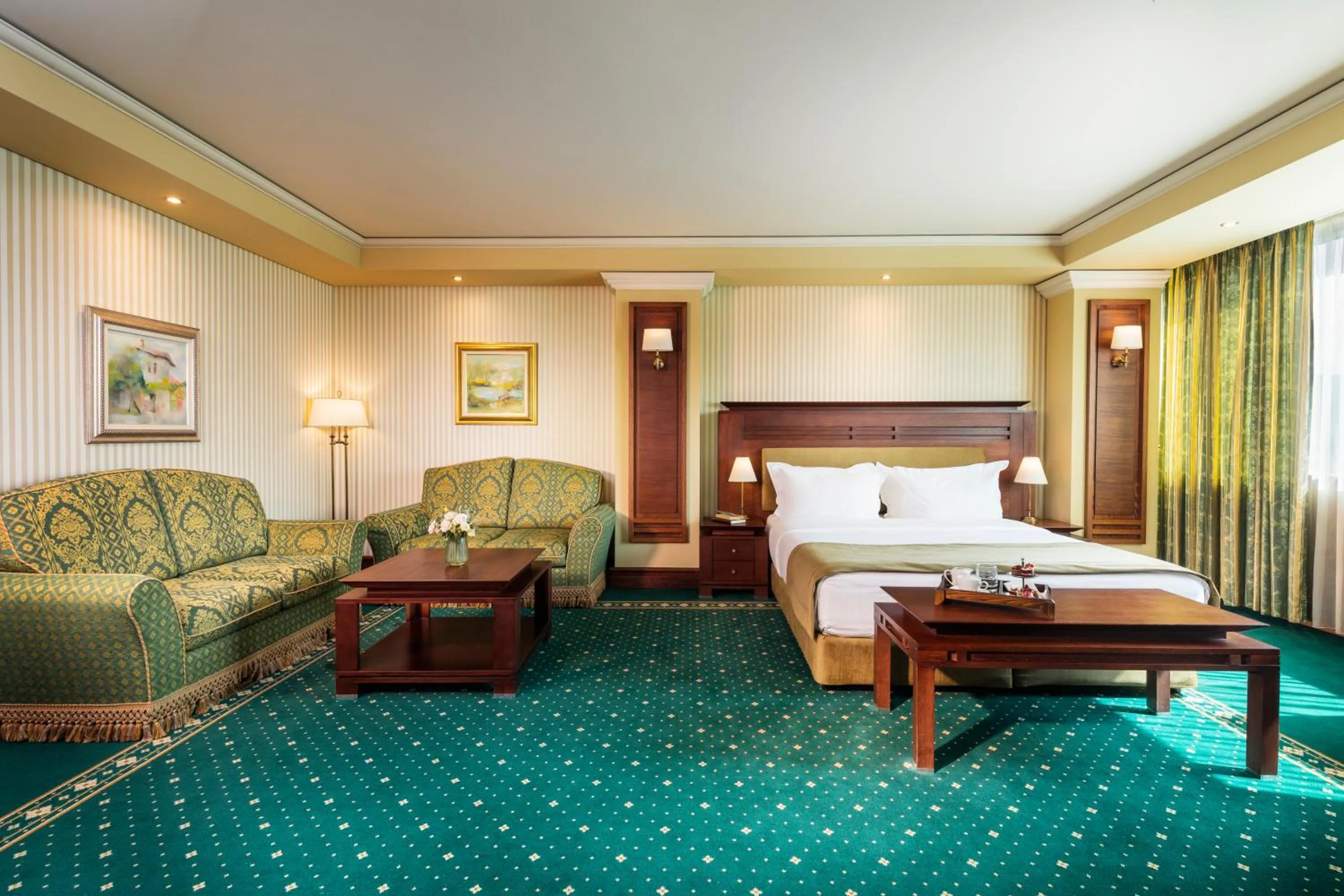 Photo of the whole room, Bed in Grand Hotel Sofia