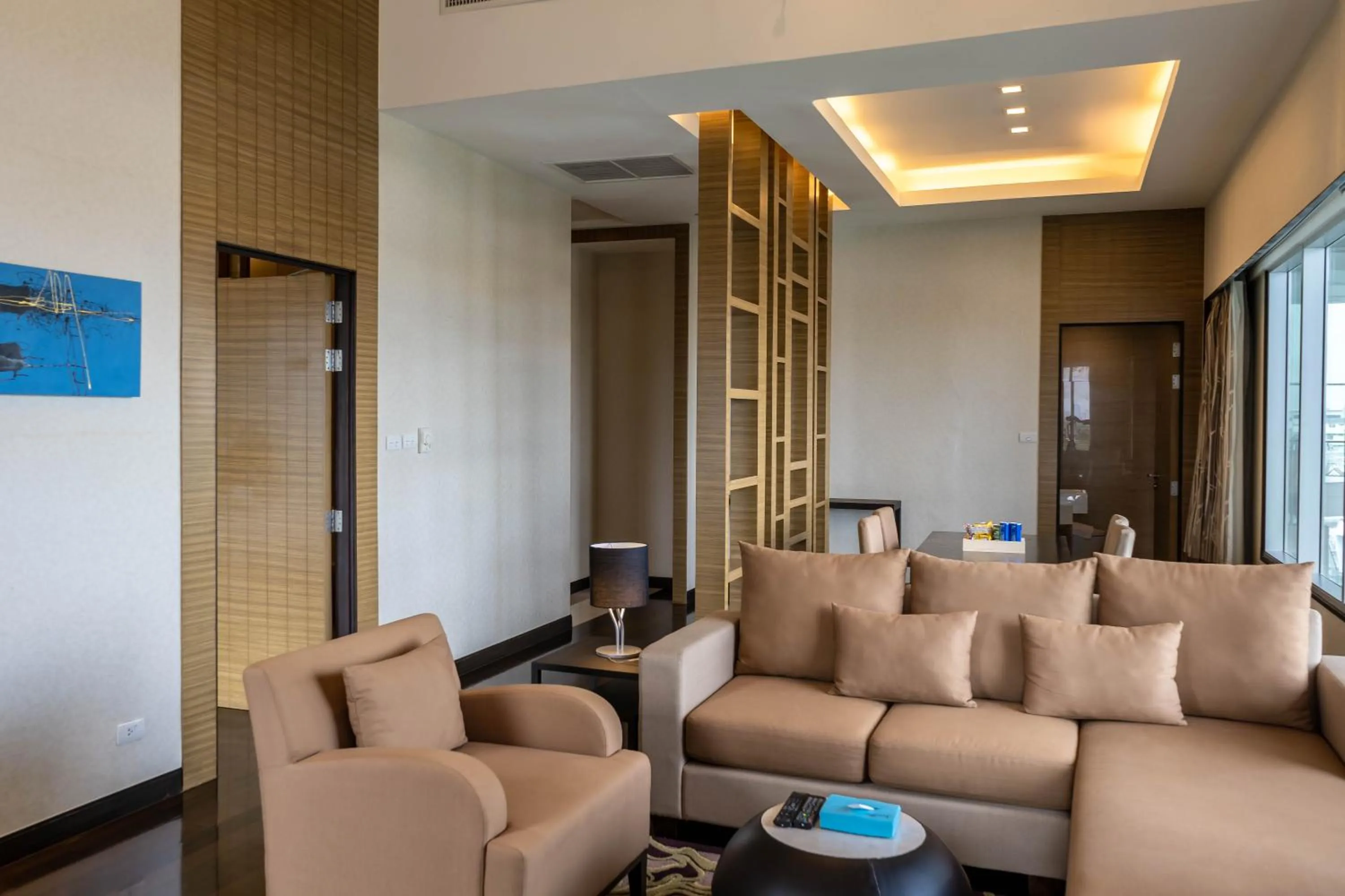 Living room in Jasmine Resort Bangkok