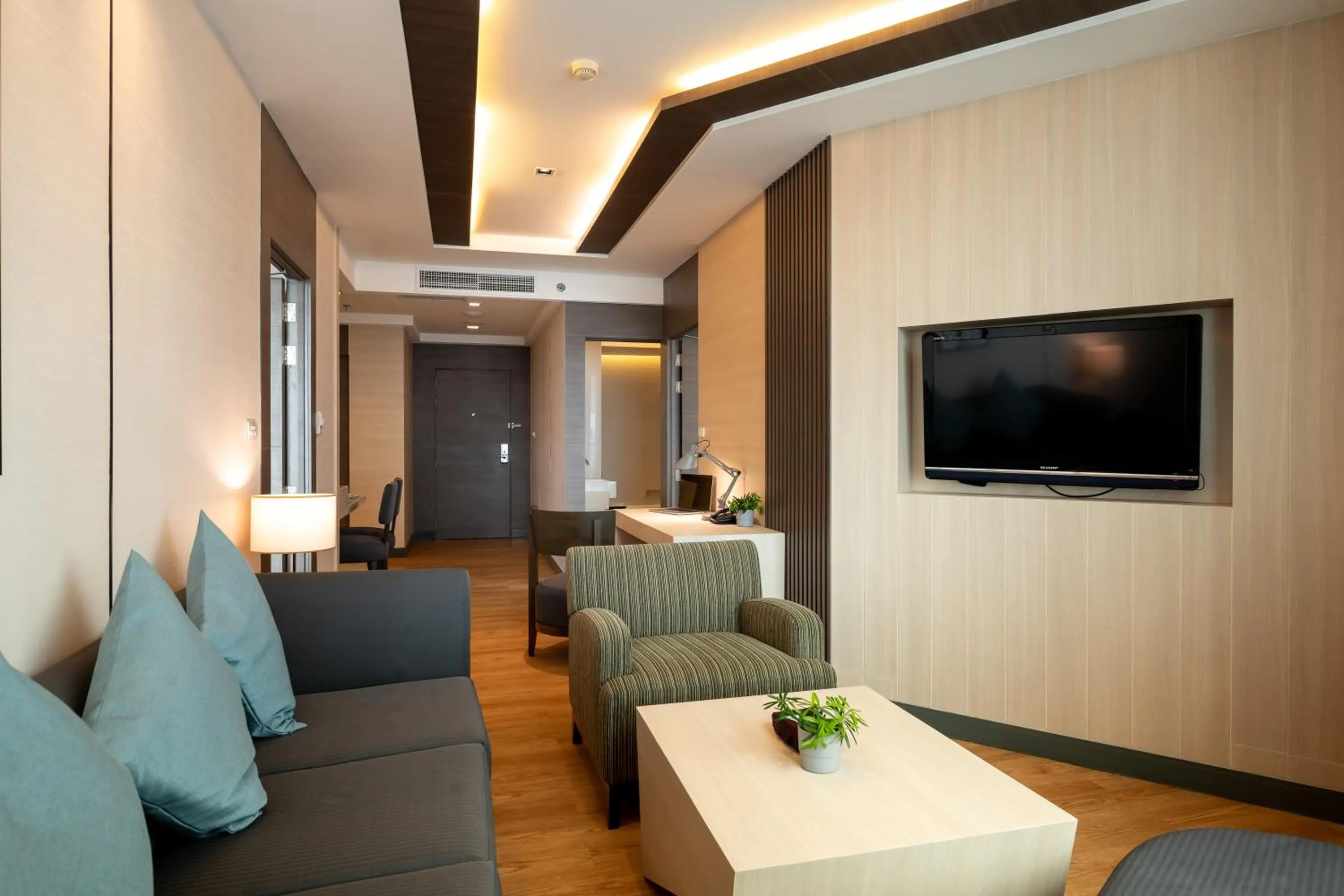 TV and multimedia in Jasmine Resort Bangkok