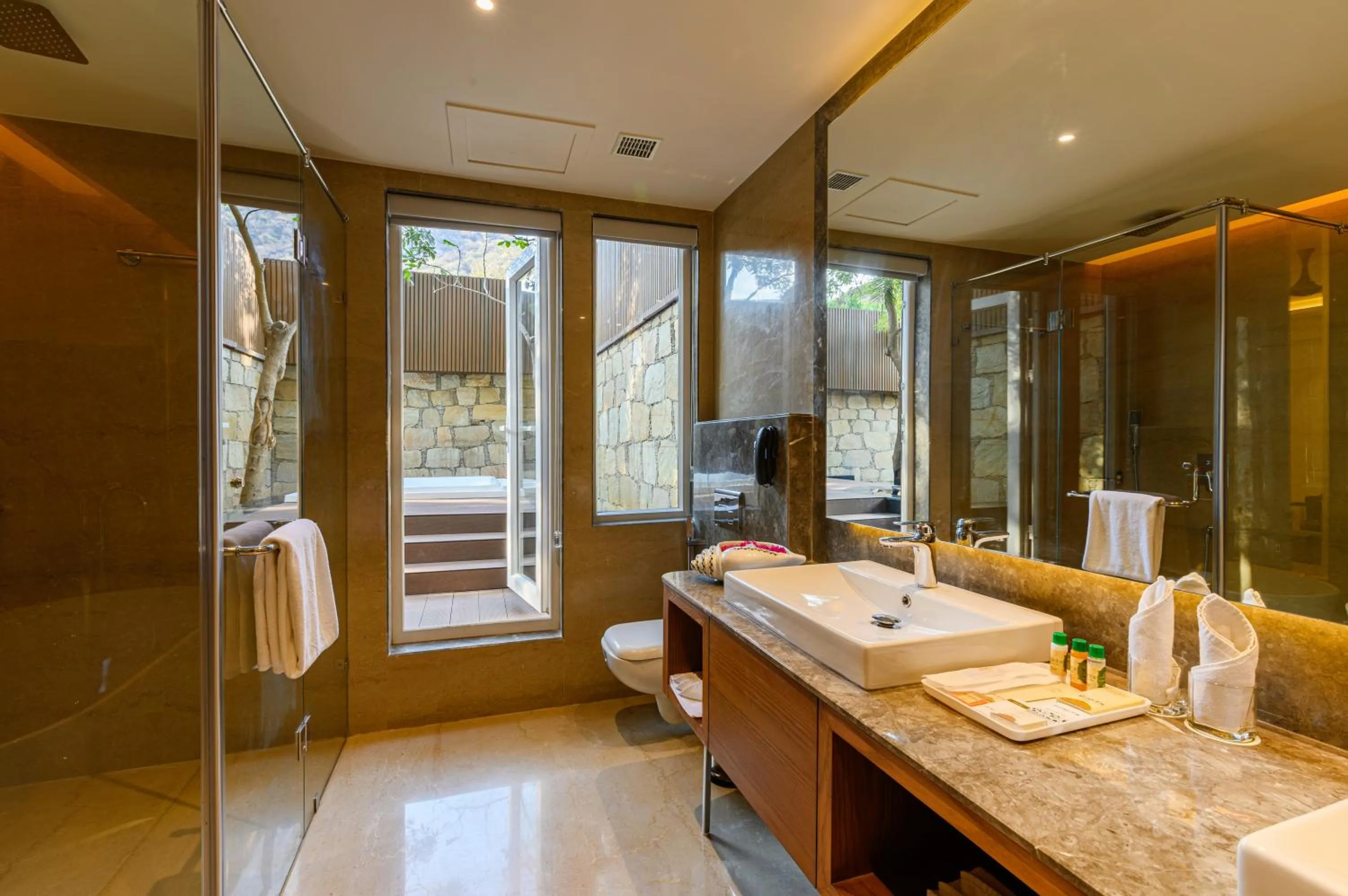 Bathroom in Ananta Spa & Resort, Pushkar