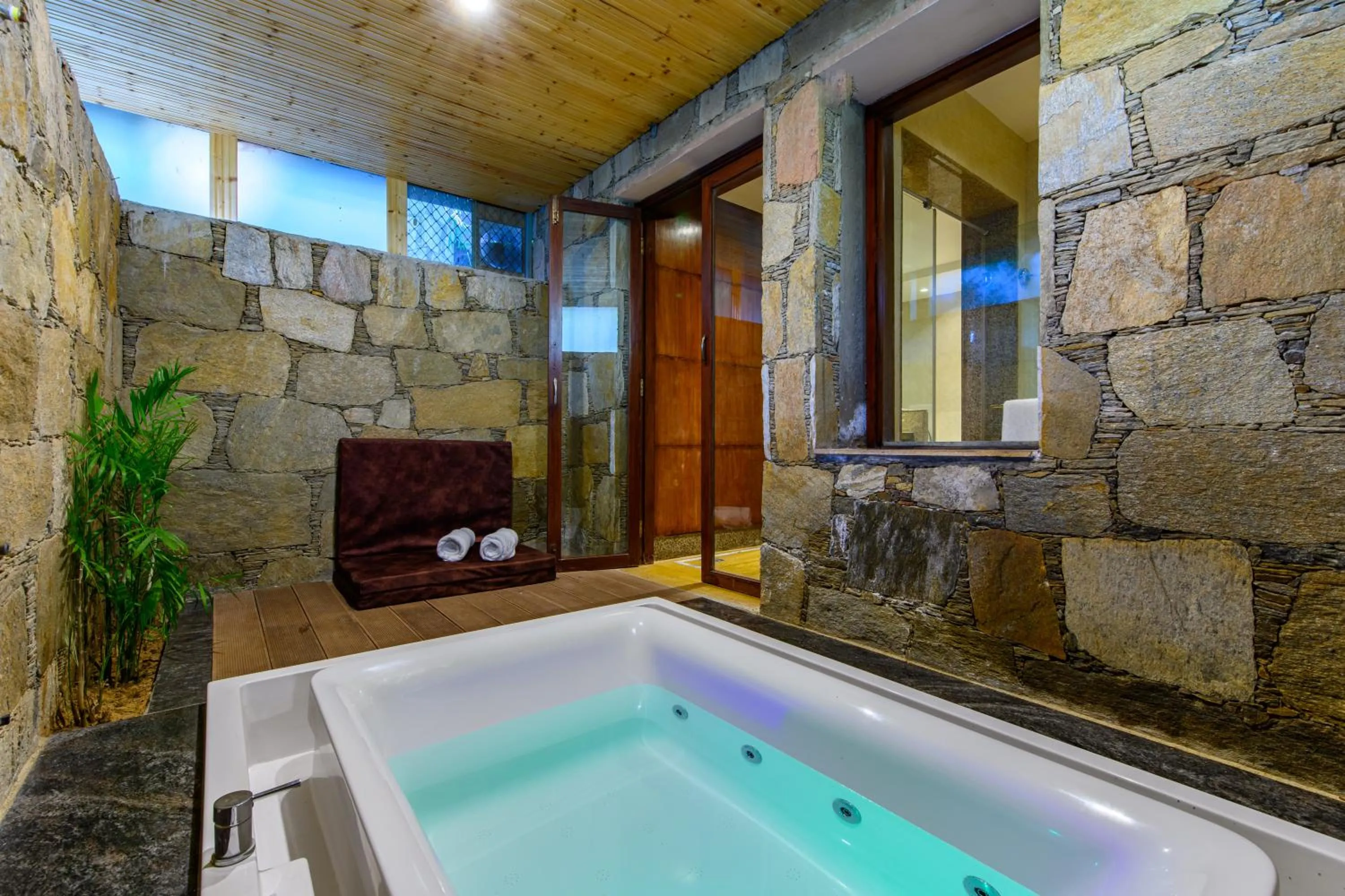 Bathroom in Ananta Spa & Resort, Pushkar