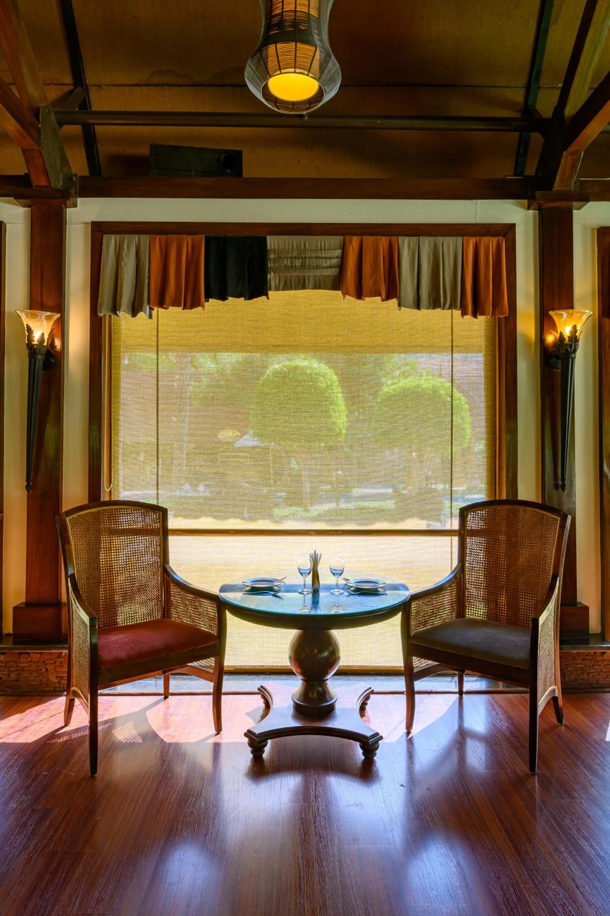 Lounge or bar in Ananta Spa & Resort, Pushkar