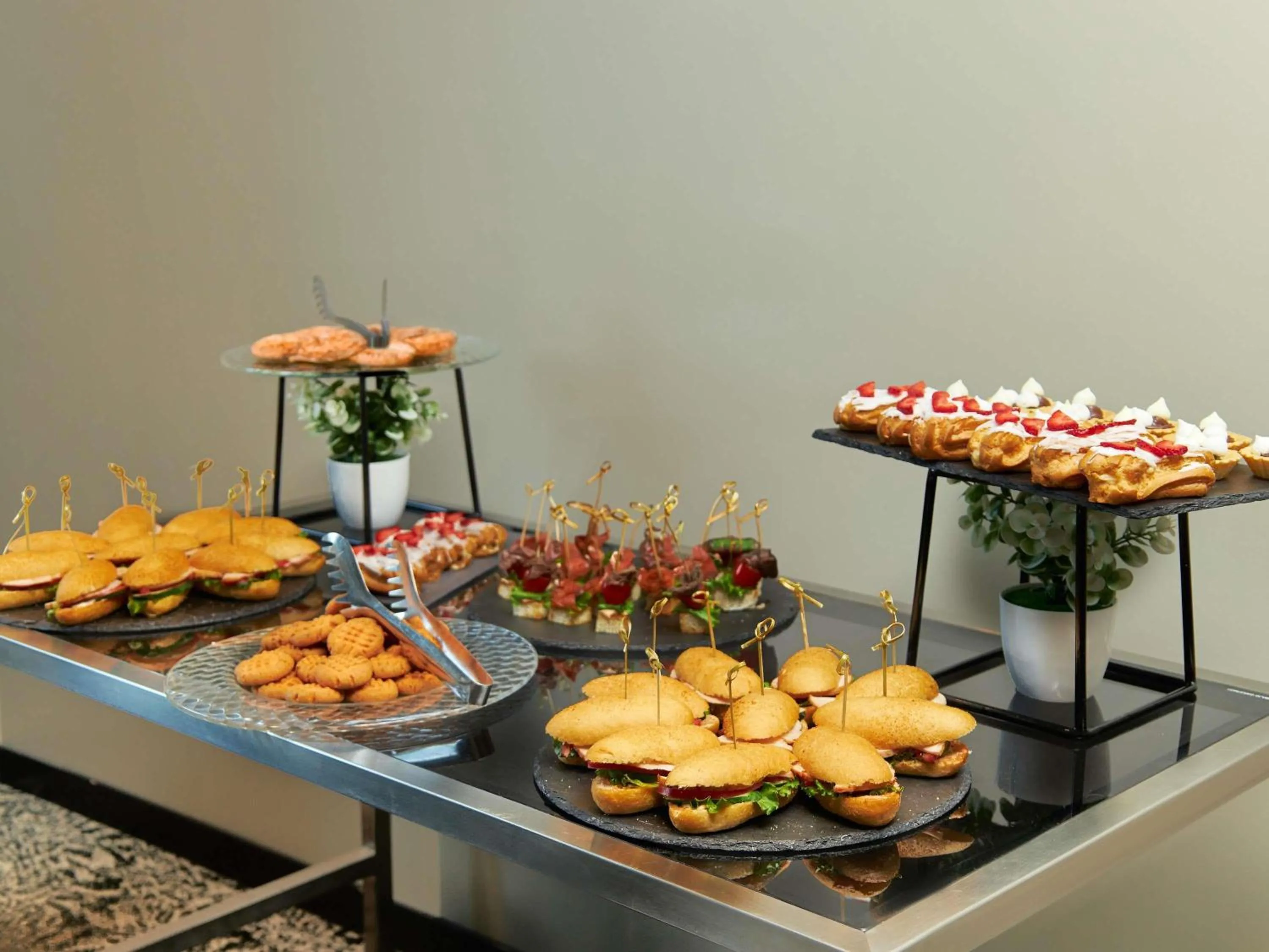 Meeting/conference room in ibis Almaty Jetisu