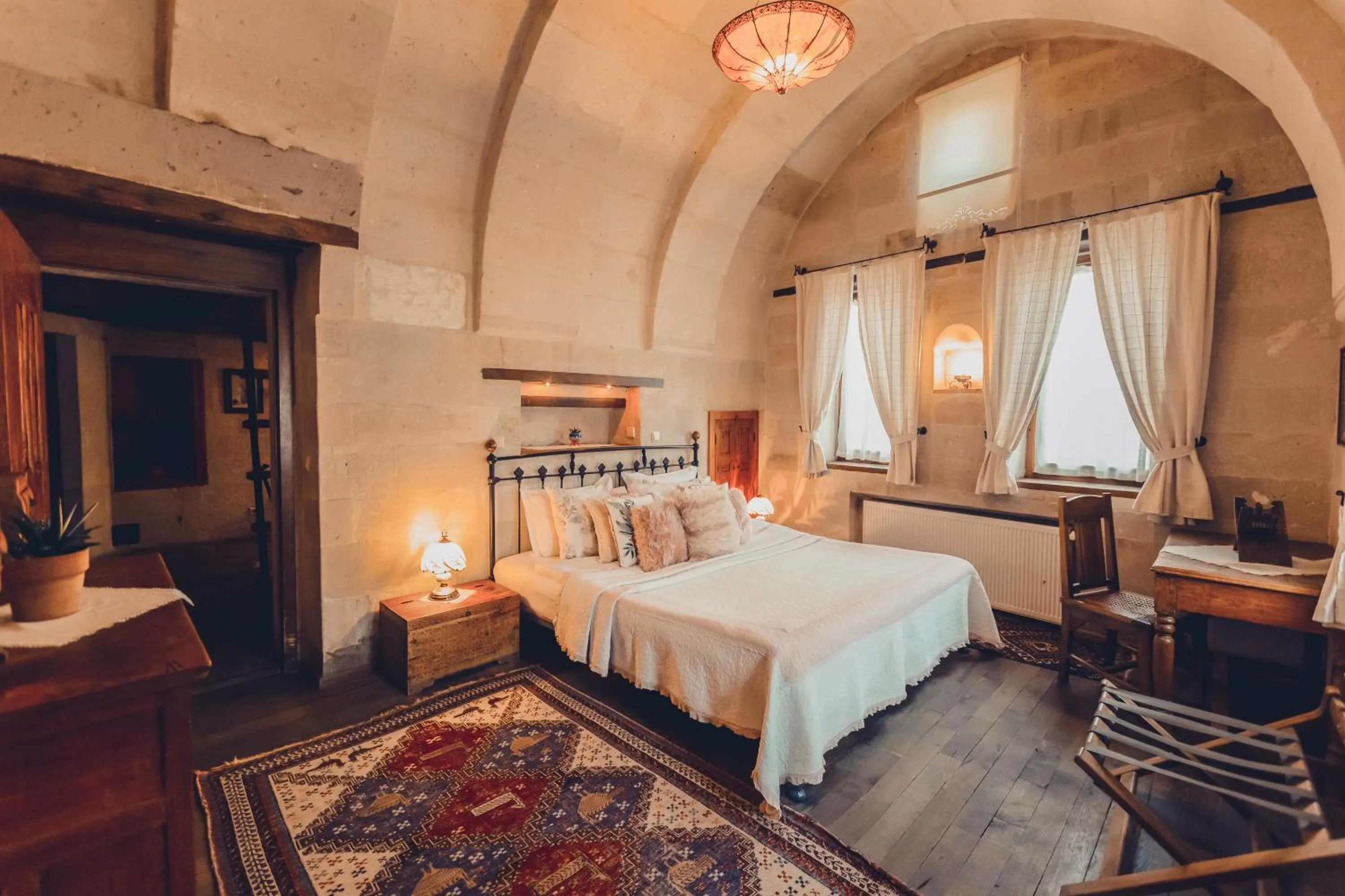 Photo of the whole room, Bed in Kale Konak Cappadocia