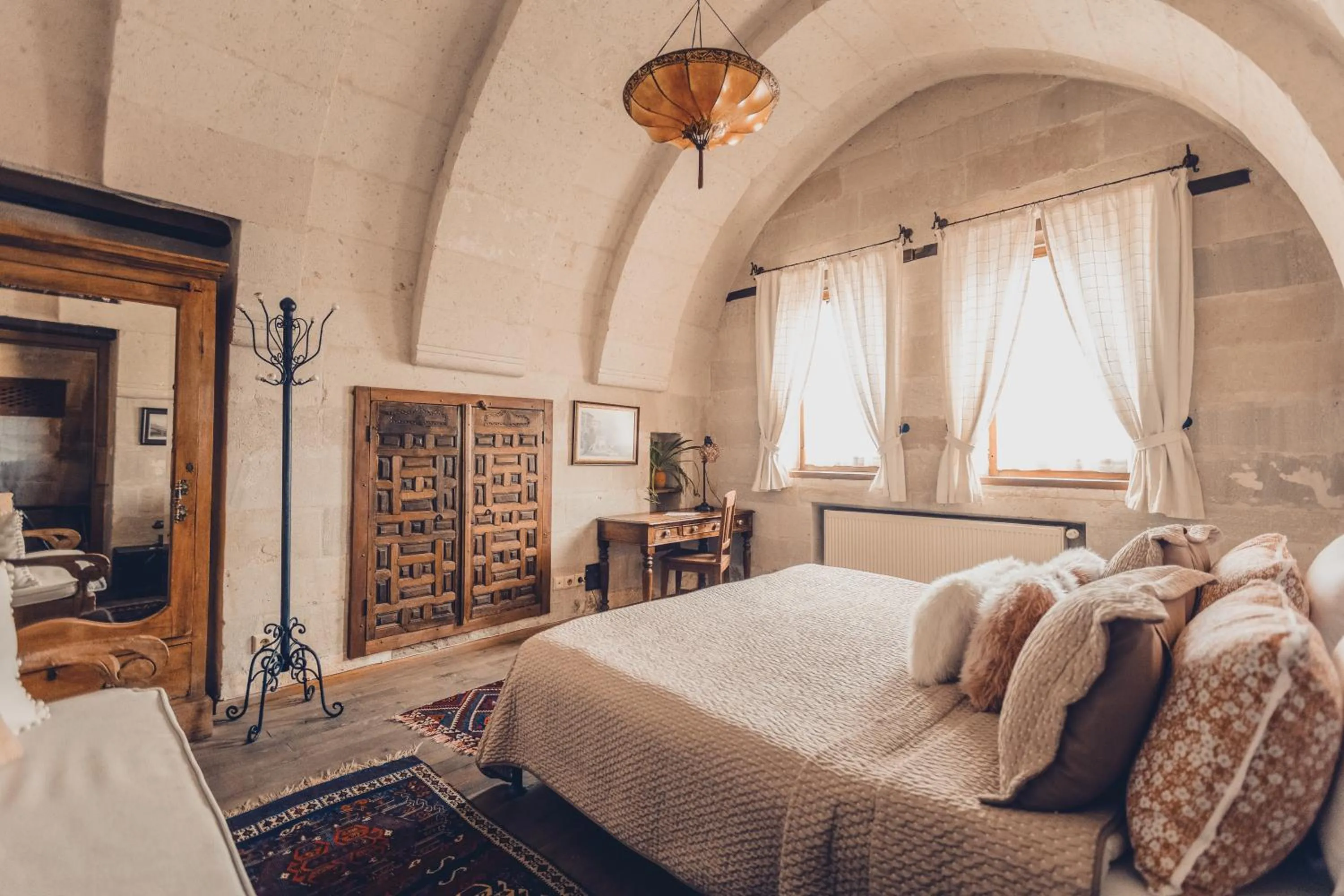 Photo of the whole room, Bed in Kale Konak Cappadocia