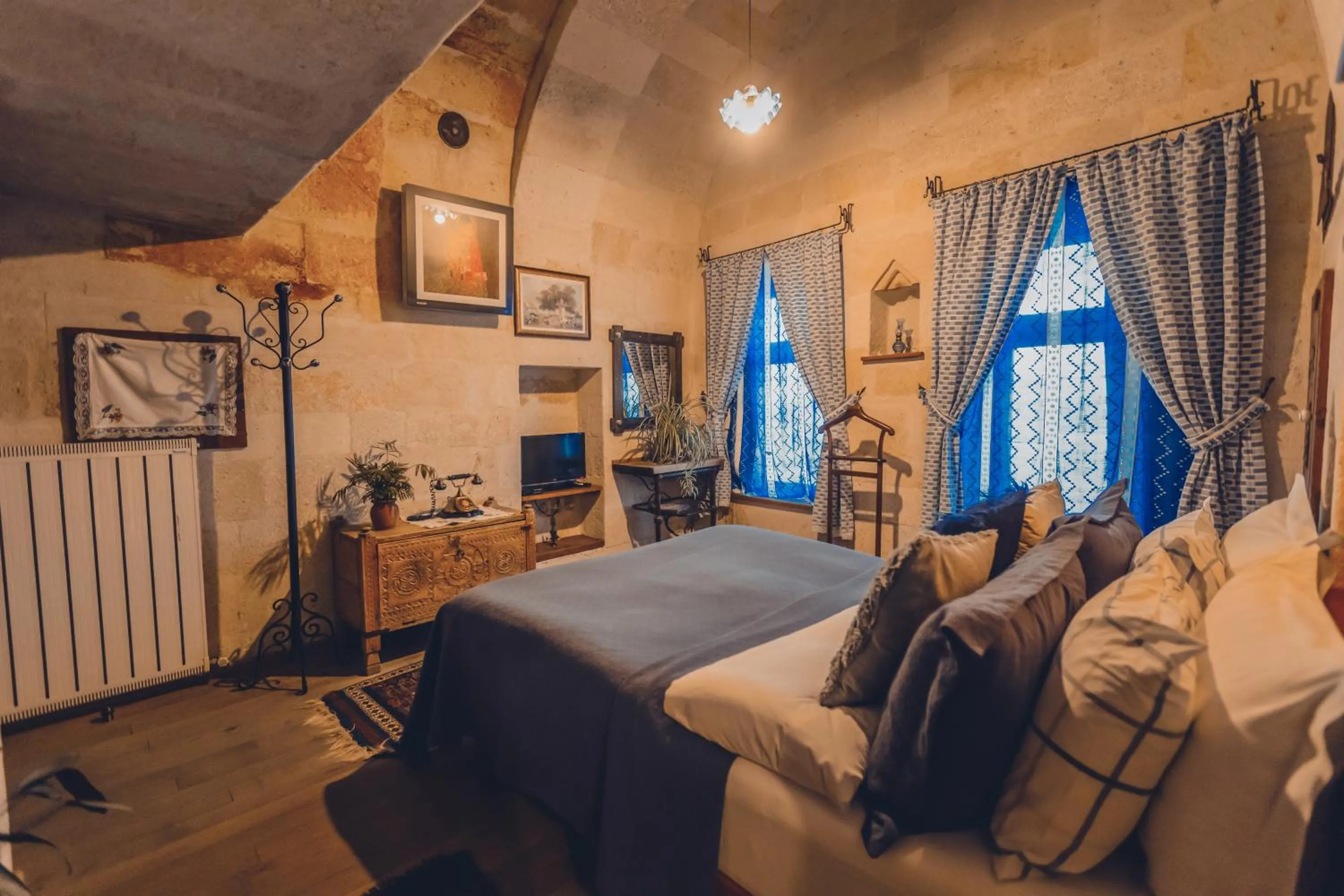 Photo of the whole room, Bed in Kale Konak Cappadocia