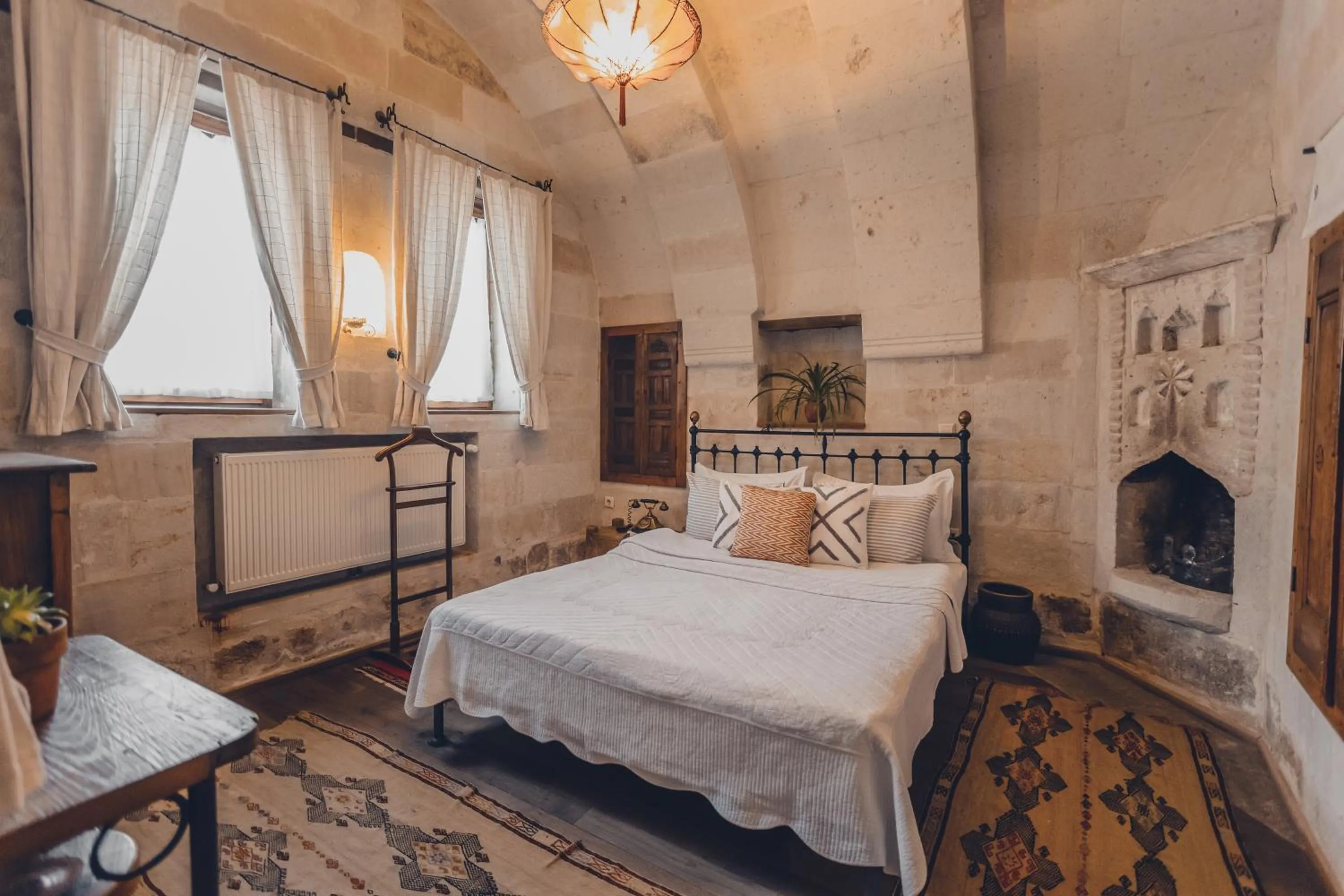 Photo of the whole room, Bed in Kale Konak Cappadocia