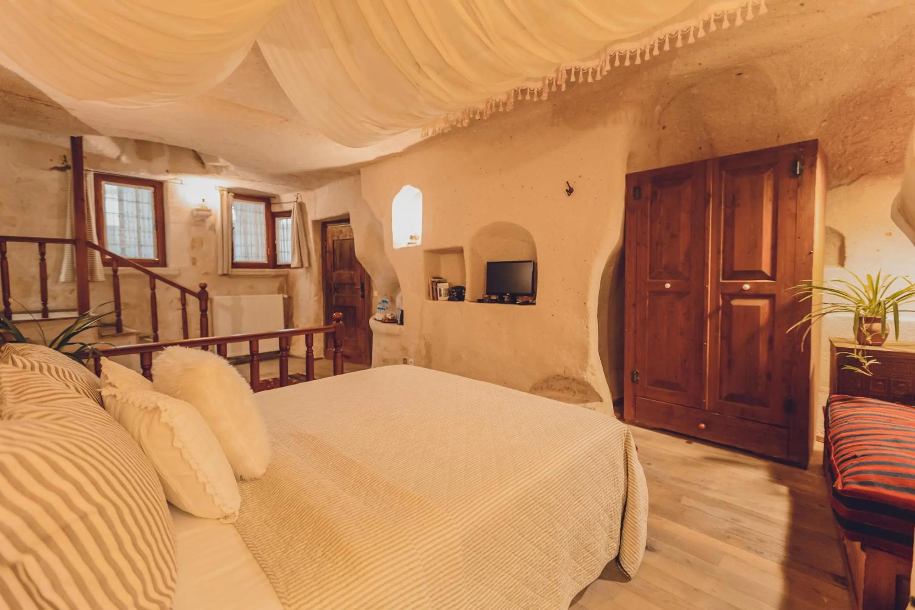 Photo of the whole room, Bed in Kale Konak Cappadocia