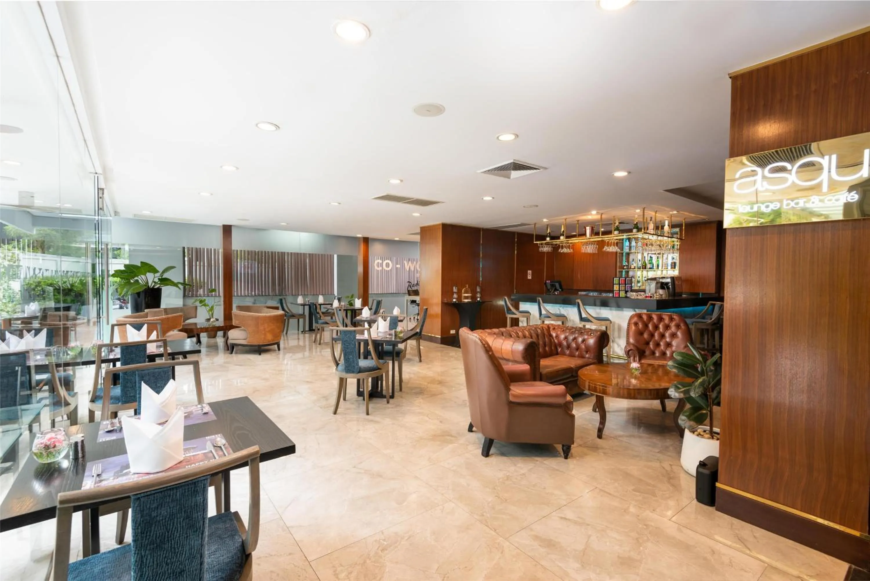 Restaurant/places to eat in Radisson Suites Bangkok Sukhumvit