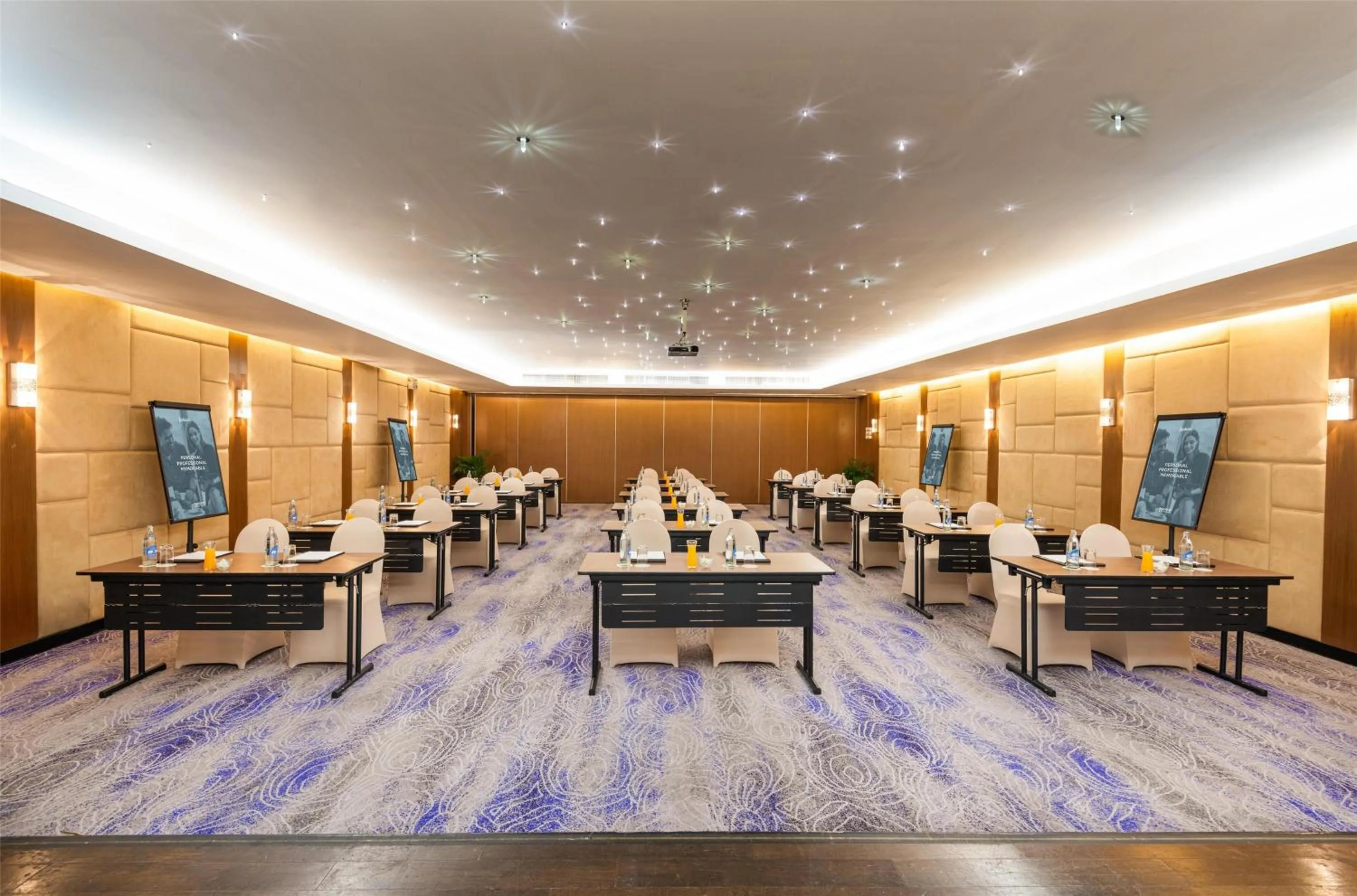 Meeting/conference room in Radisson Suites Bangkok Sukhumvit