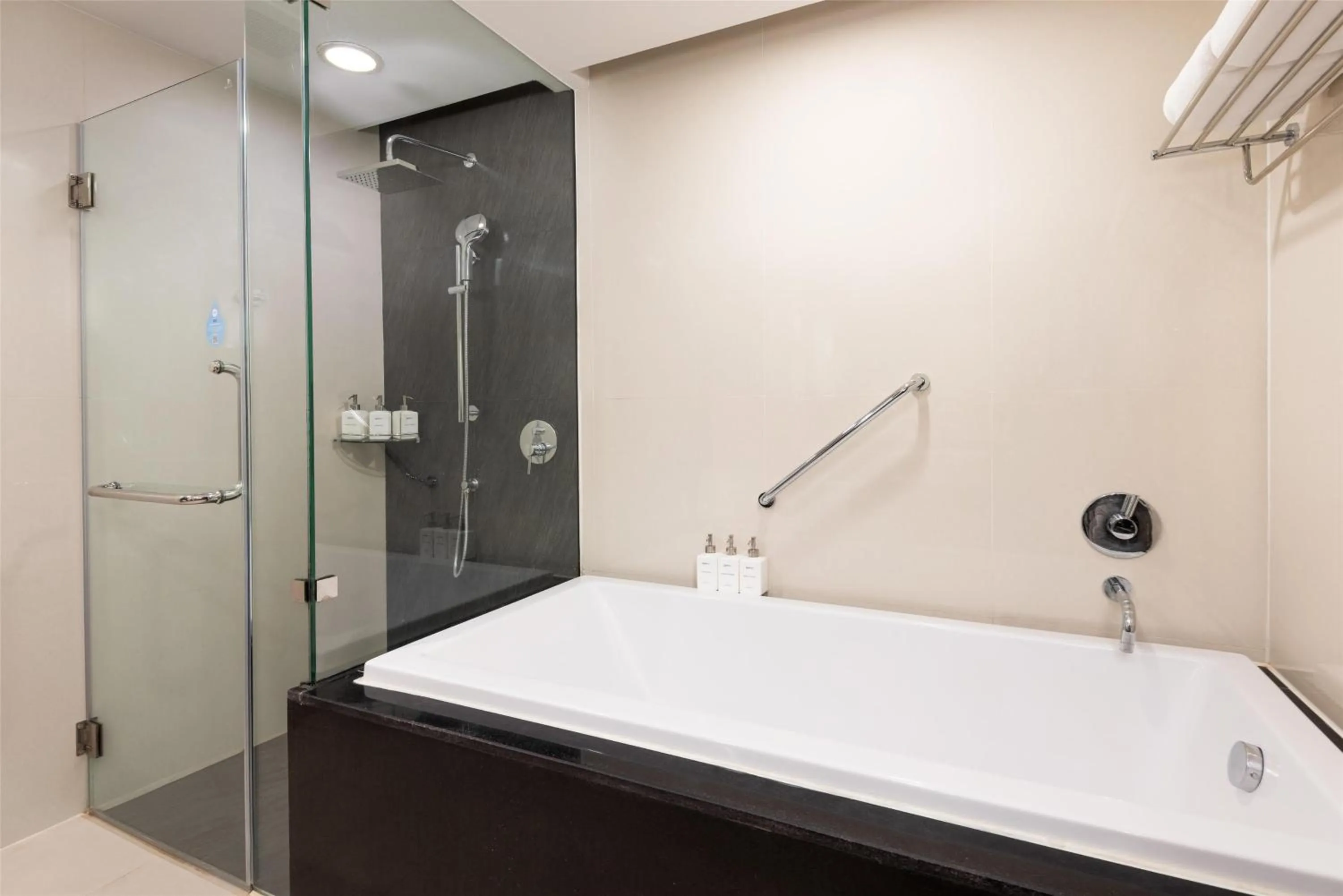 Bathroom in Radisson Suites Bangkok Sukhumvit